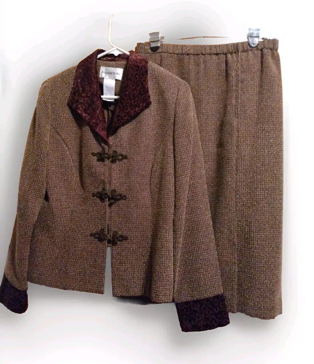 Vintage Danny & Nicole 2 Piece Skirt Suit Poly Blend 32″ Waist 38″ Chest