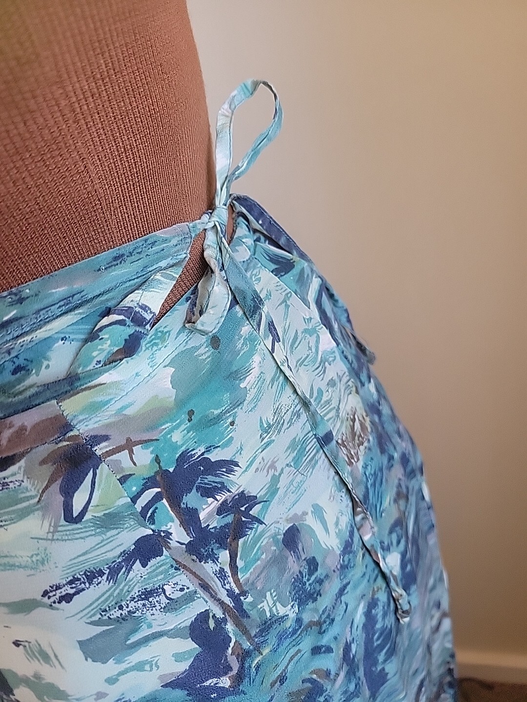 Vintage 90s 100% Silk Wrap Skirt Large Tropical Blues Natalie & Me