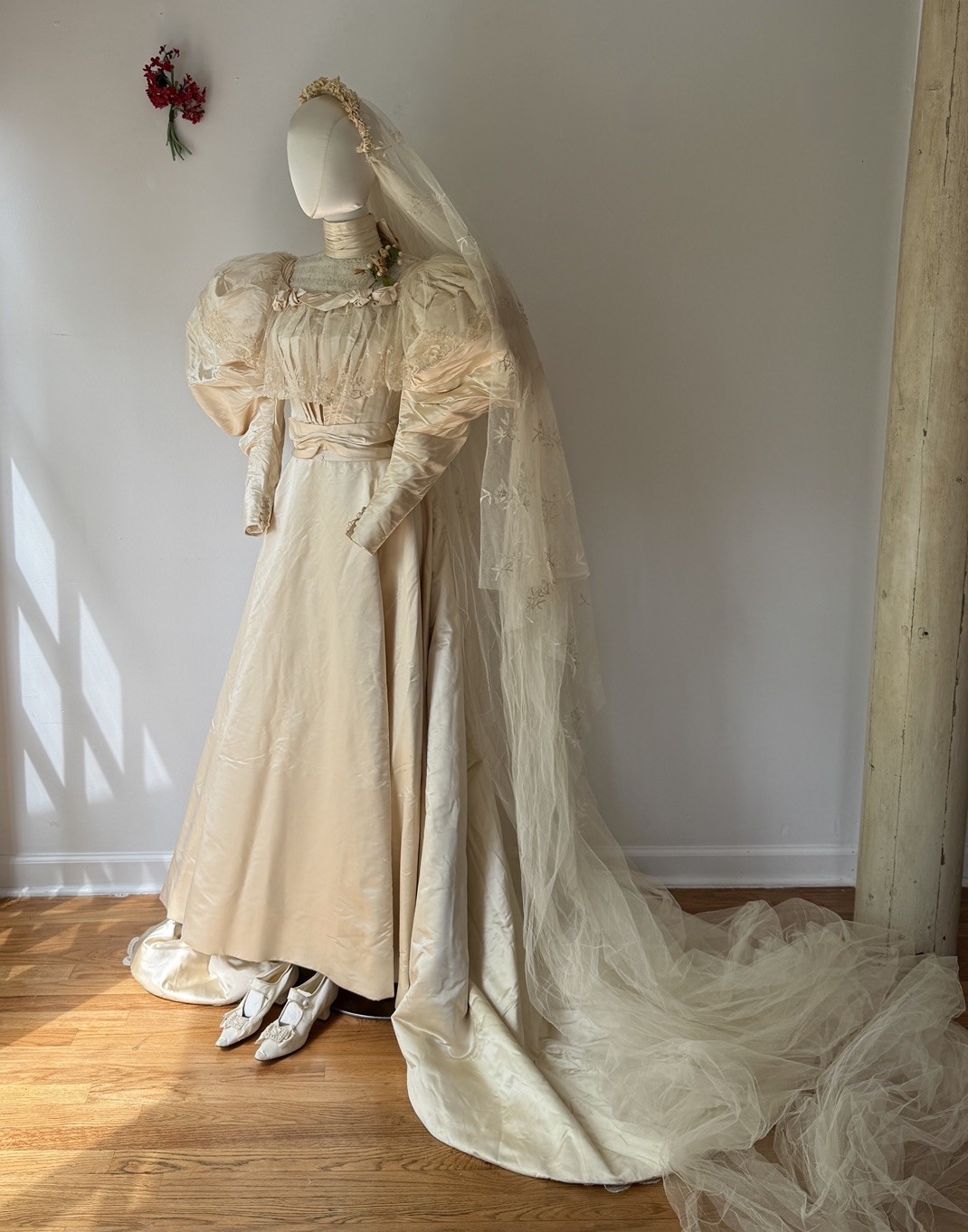 Beautiful Antique Victorian Silk Wedding Dress Bodice, Lace Veil, Shoes Set Rare