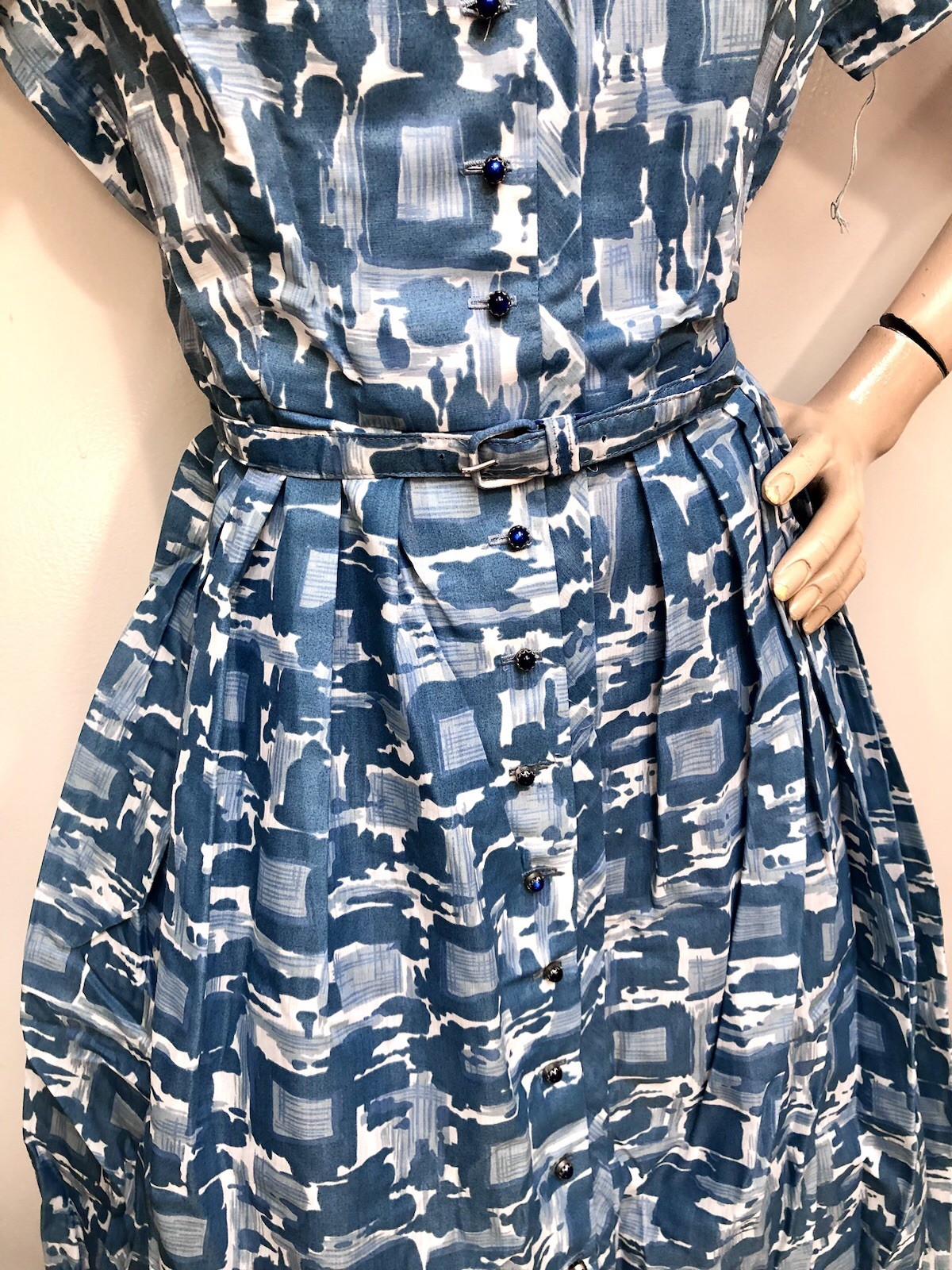VTG 1950s 60s MID-CENTURY HOUSEWIFE Abstract Print DEADSTOCK Shirtwaist Dress
