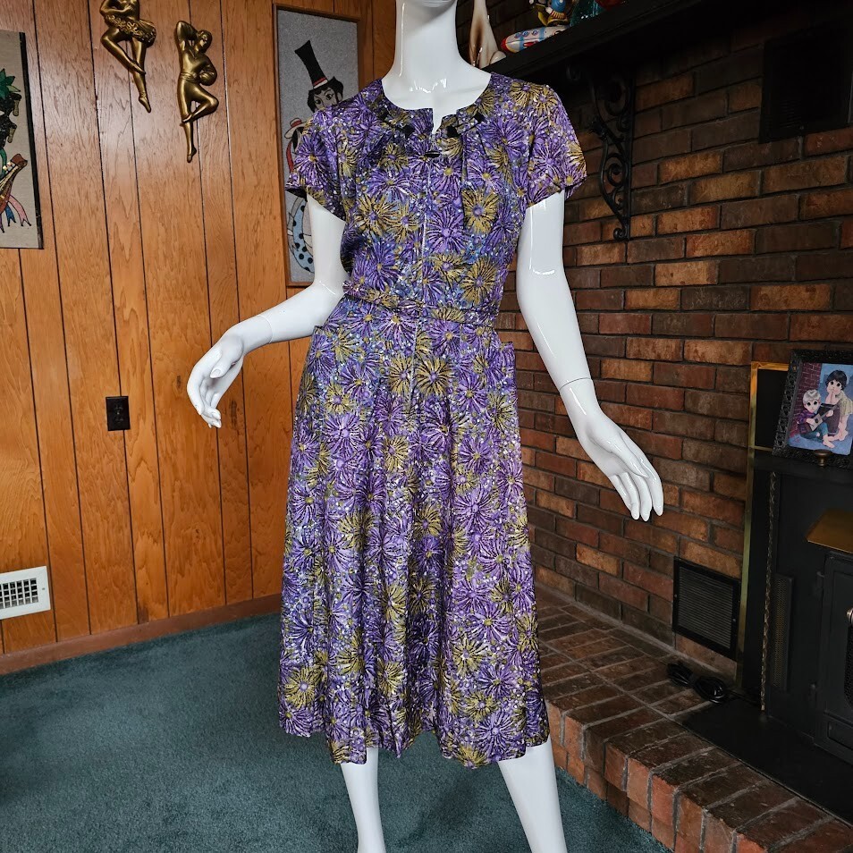 Vintage 40s Novelty Firecracker Floral Zip Front House Chore Belted Day Dress M