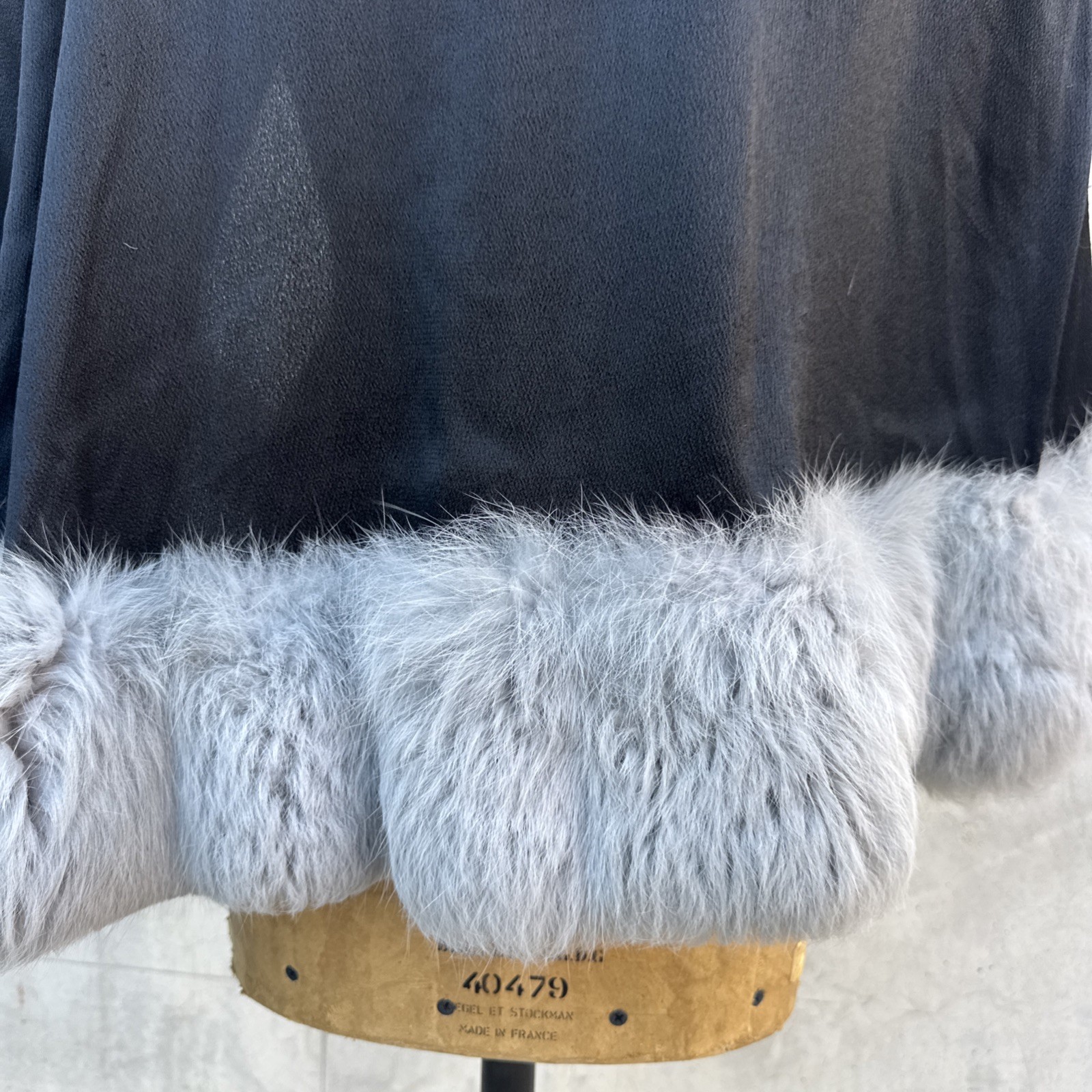Vintage 1930s Black Silk & Grey Fur Capelet Keyhole Back Art Deco Dress Cape