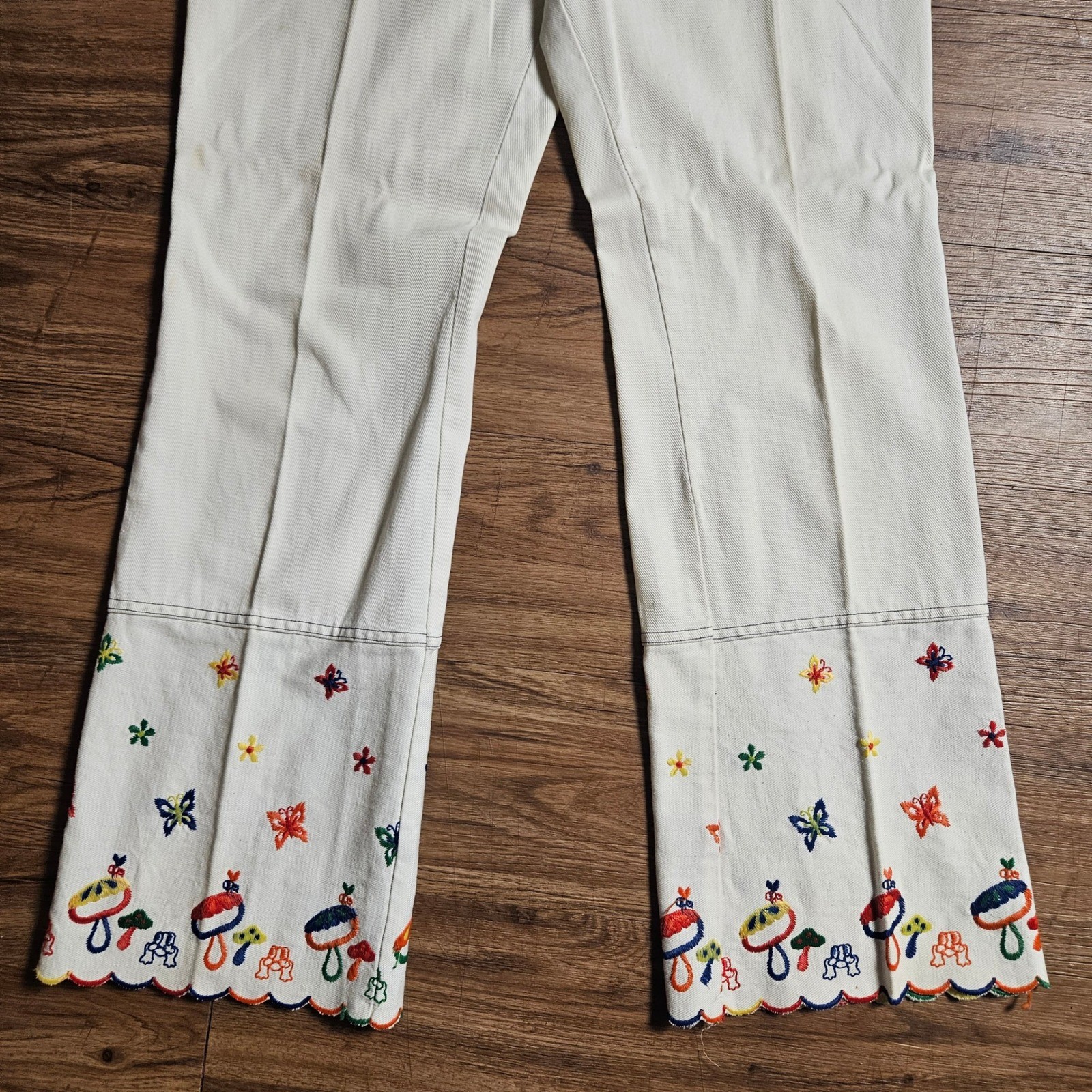 Vintage 70s Mushroom Butterfly Embroidered Flare Jeans 30×29 Scalloped Hem Boho