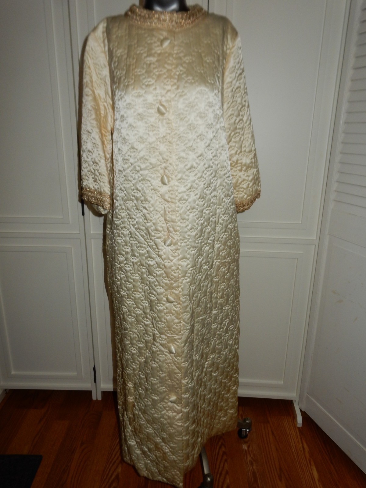 Vintage Lisanne Yellow & Gold Metallic Robe – 14