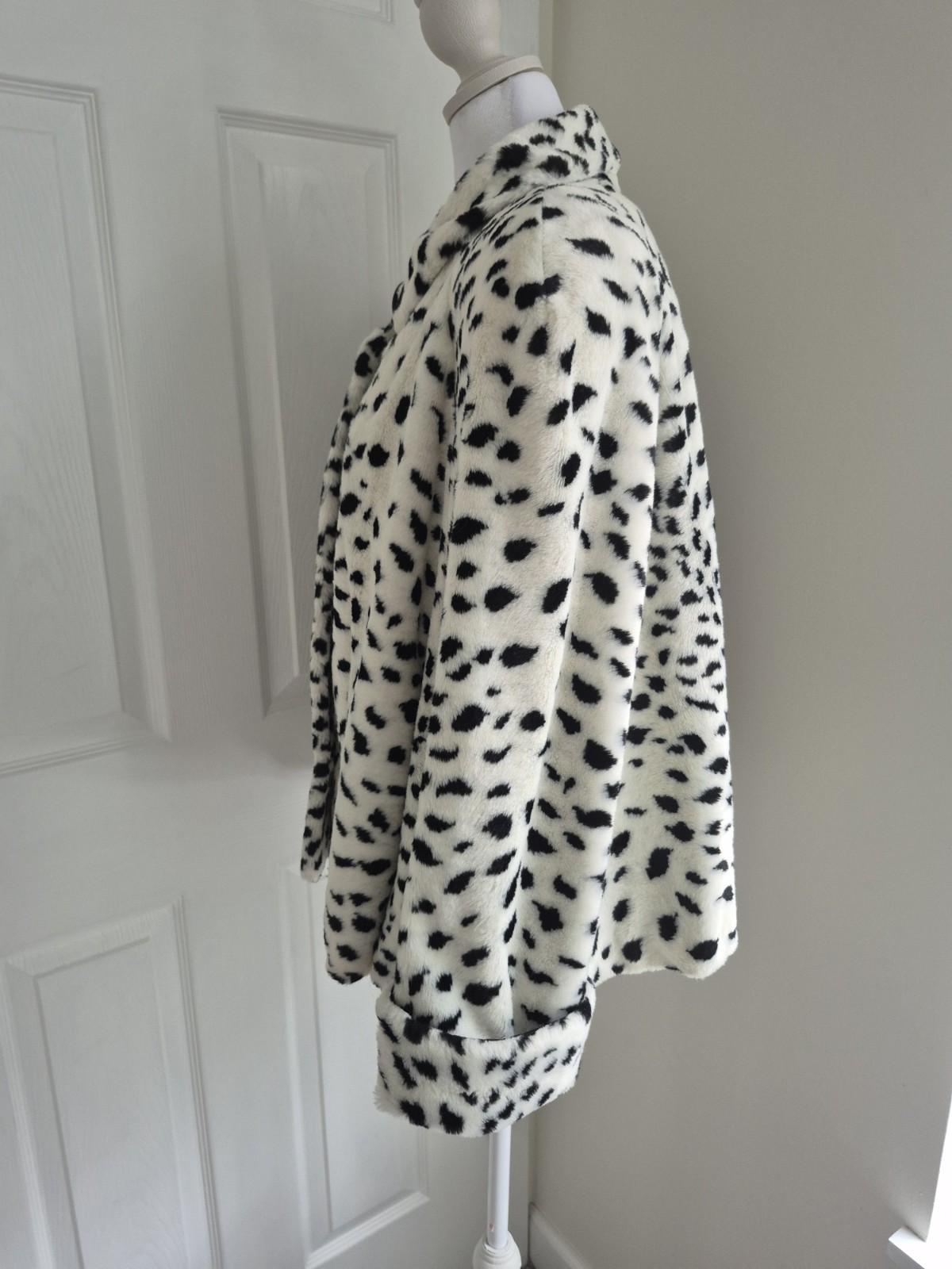 Vintage 70s 80s LOROVI Dalmatian Print Faux Fur Coat Jacket Made in USA Size M