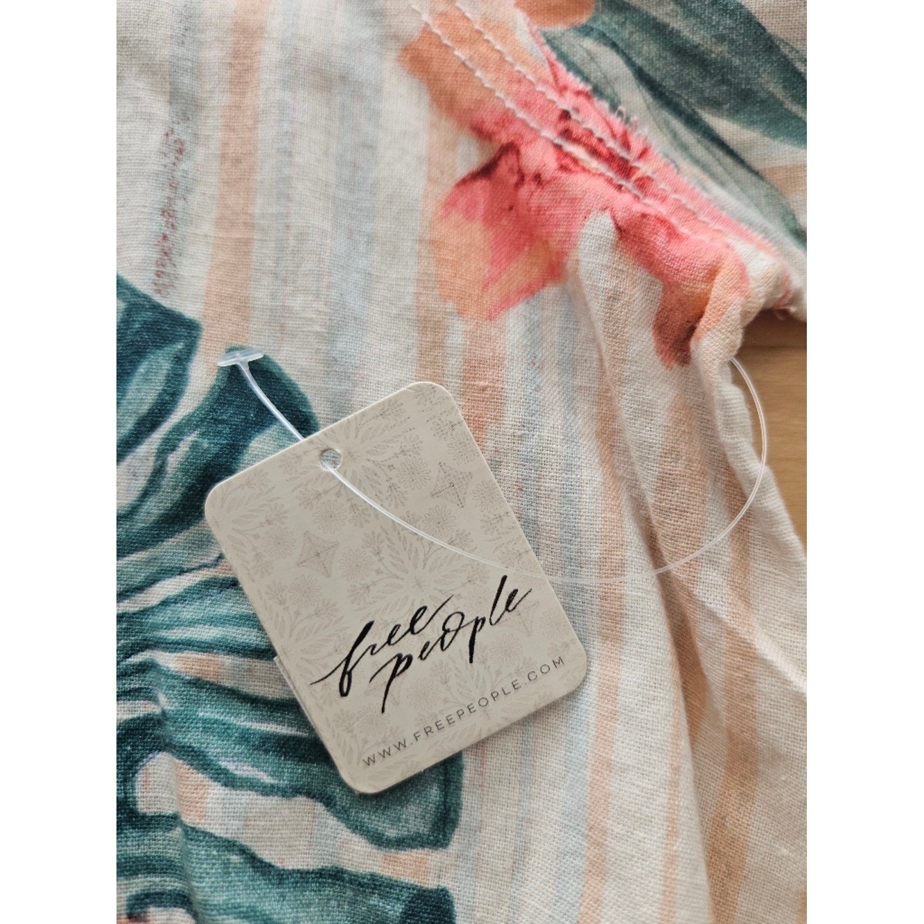 We The Free Retro Tropics Linen Blend Shirt Sz Medium Floral Resortwear Summer