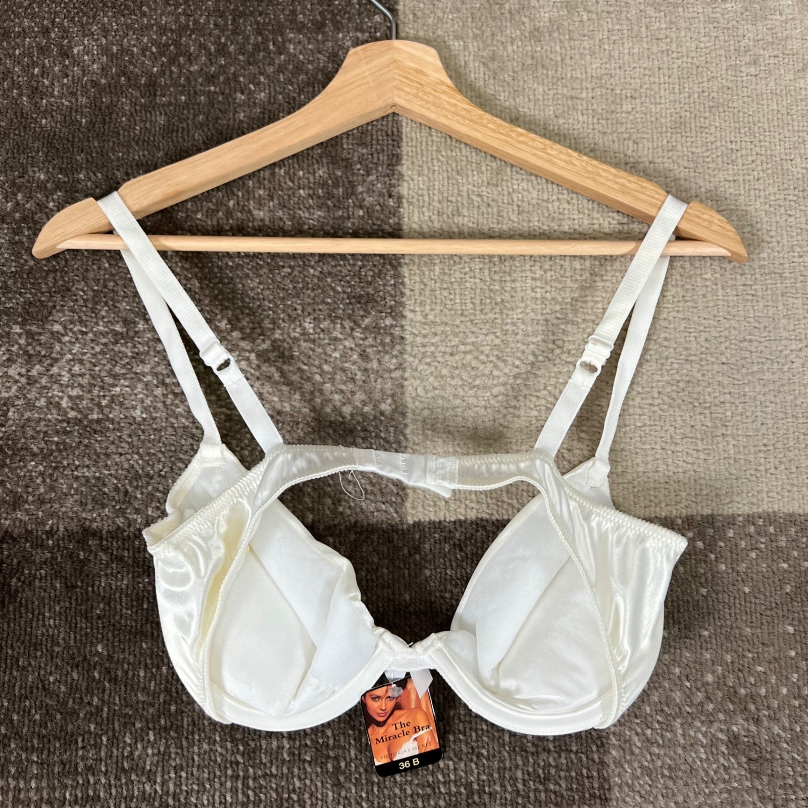 Vintage Victoria’s Secret The Miracle Bra 36B White Satin 90s Gold Label NWT