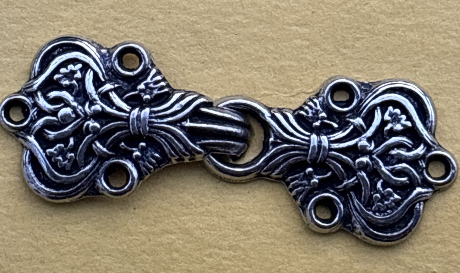 VINTAGE PEWTER 3 CLASPS ( SAGA) FOR SWEATERS Cardigan Tinn-Per 2” Norway