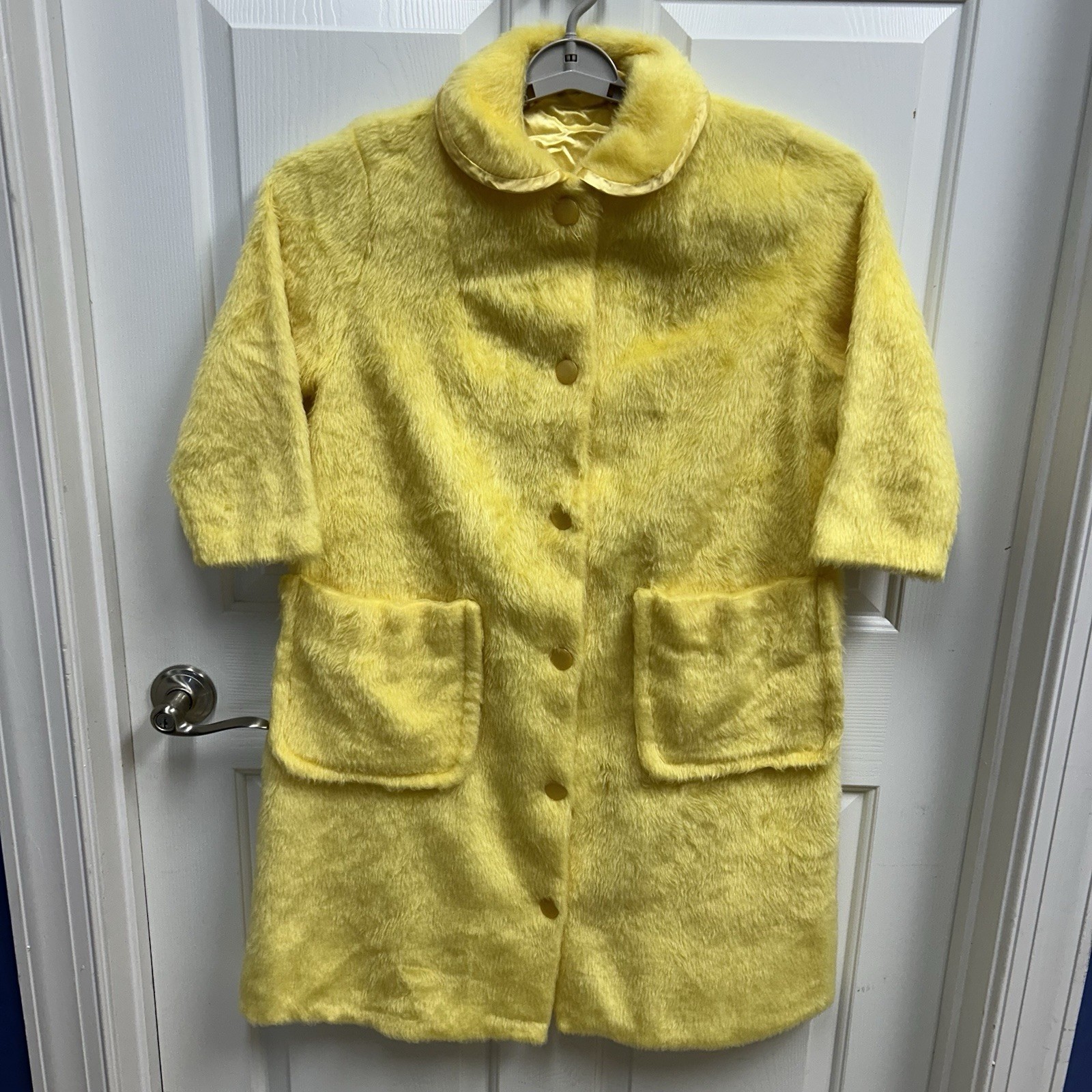Womens Vintage Sz 10 Yellow Faux Fur Coat 3/4 Sleeve Buttons Satin Trim Pockets