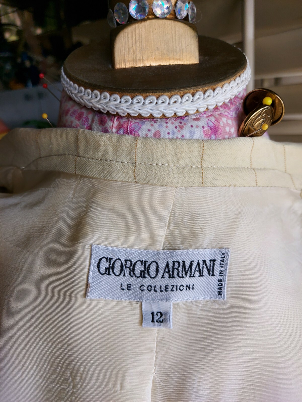 VTG Giorgio Armani Le Collezioni Italy sz 12 Beige cream pinstripe Blazer Jacket