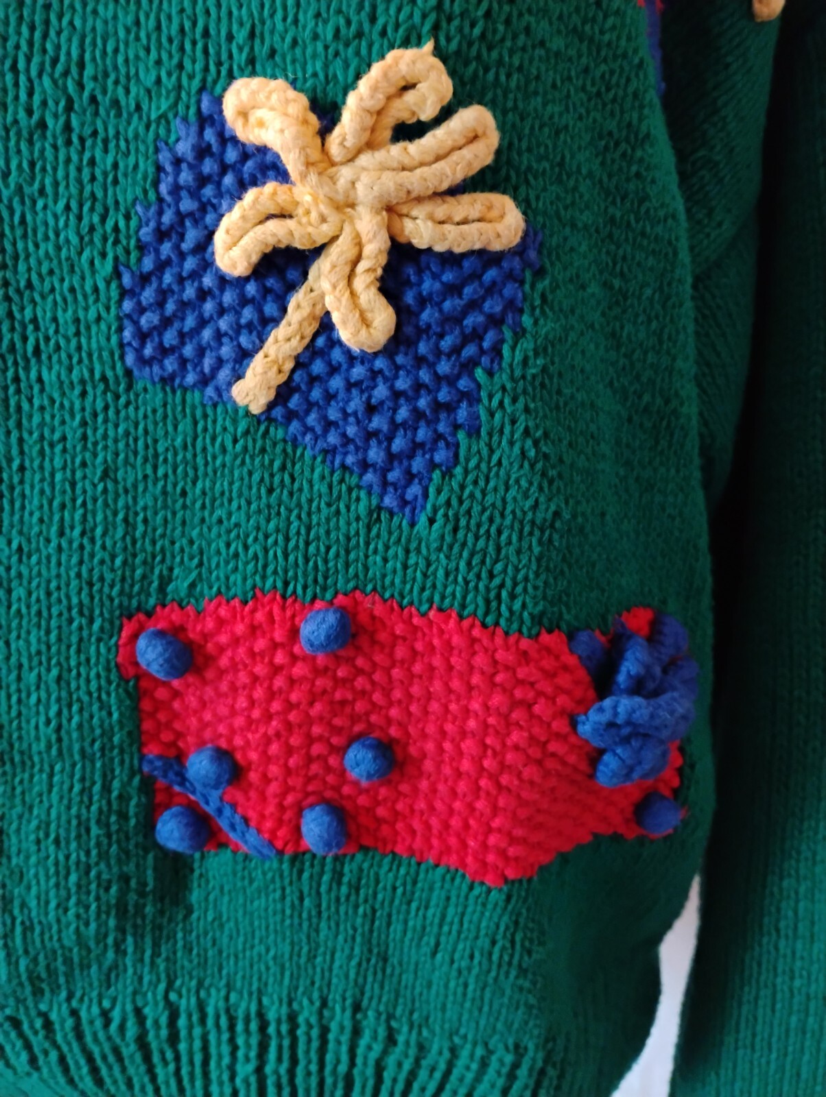 Vintage Robert Scott LTD Green Gift Presents Sweater Size Large