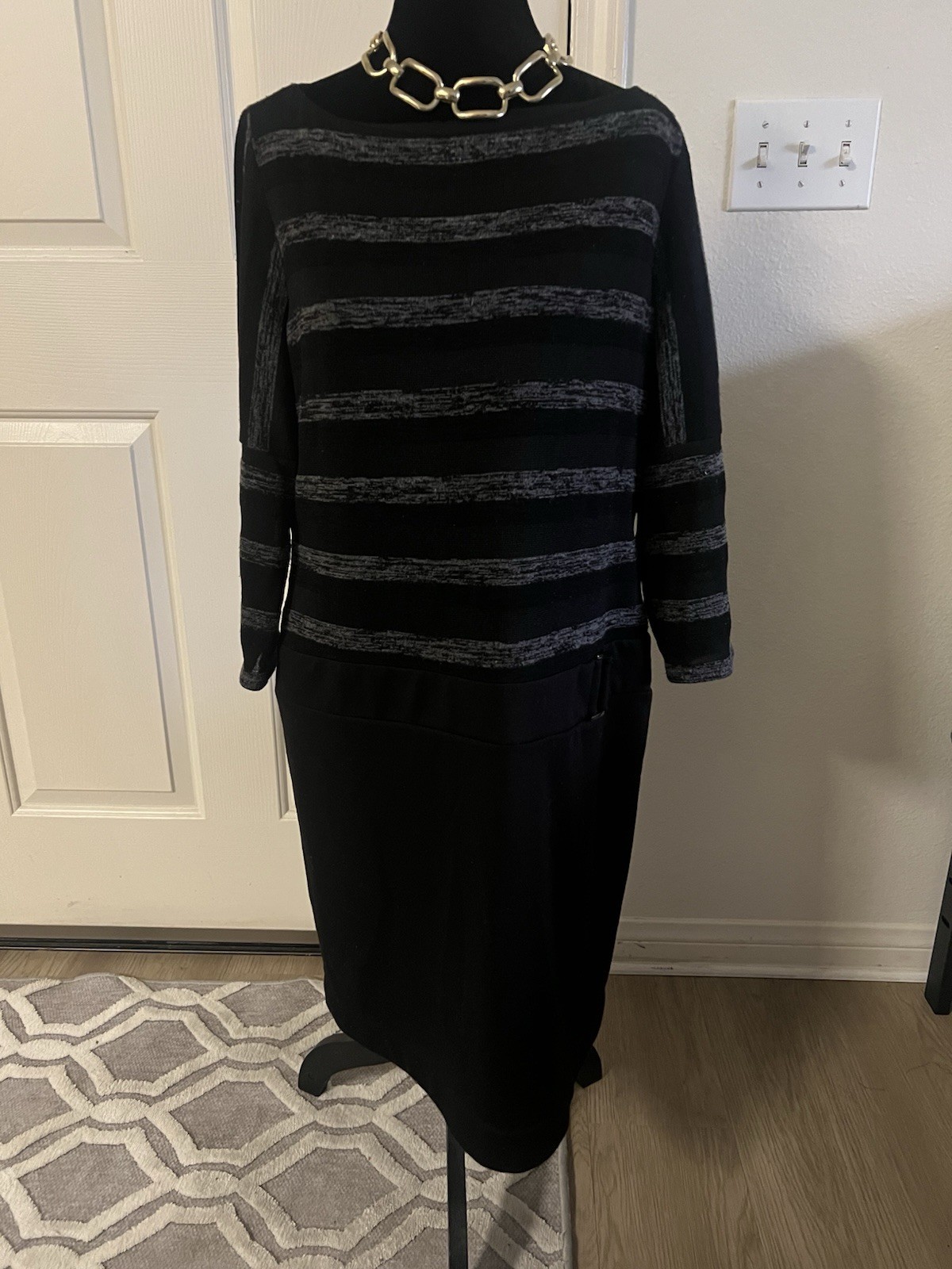 Vintage Evan Picone Business Casual Academia 1980s Knee Length Black Dress