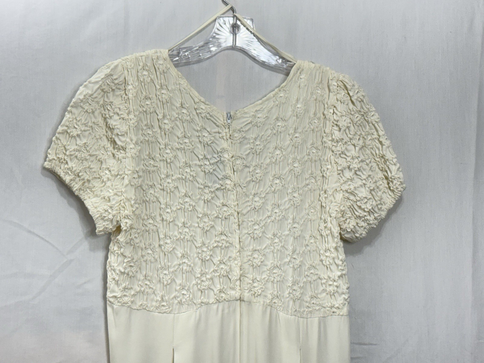 Jeffery & Dara P-12 Cream Short Sleeve Jumpsuit Textured Bodice Empire Waist EUC