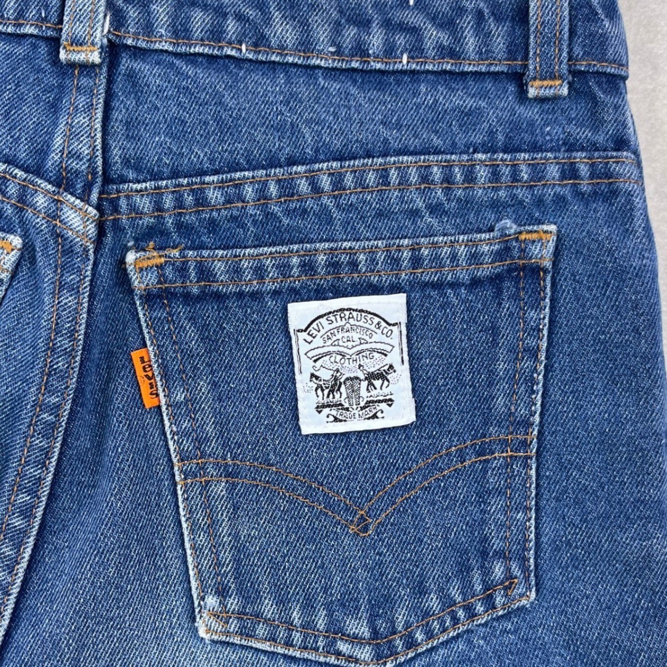 Vintage Levis White Patch Orange Tab Jeans Womens 26 High Rise Straight Scovill
