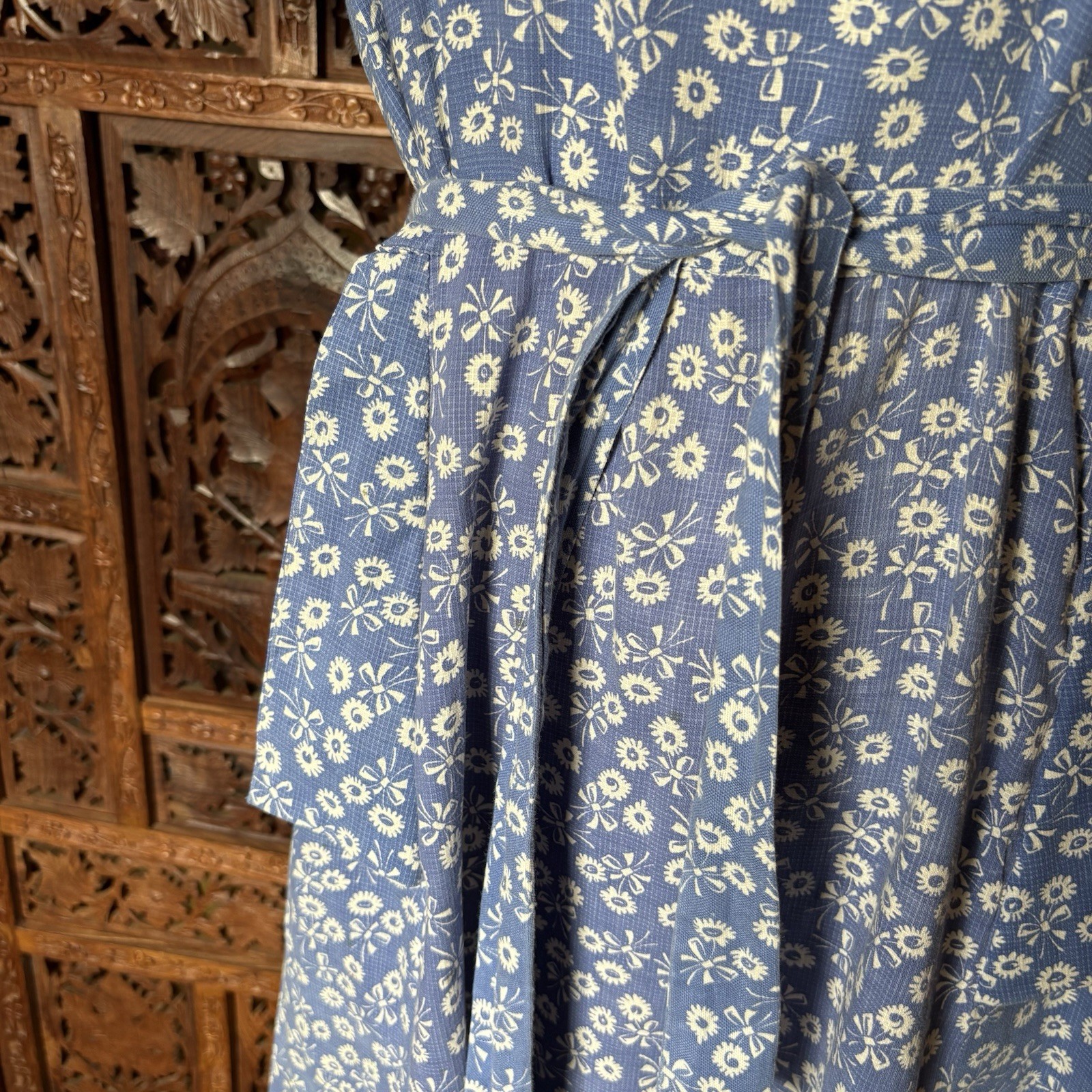 Vintage 40s 50s Blue Day Dress Calico White Floral Print Size M