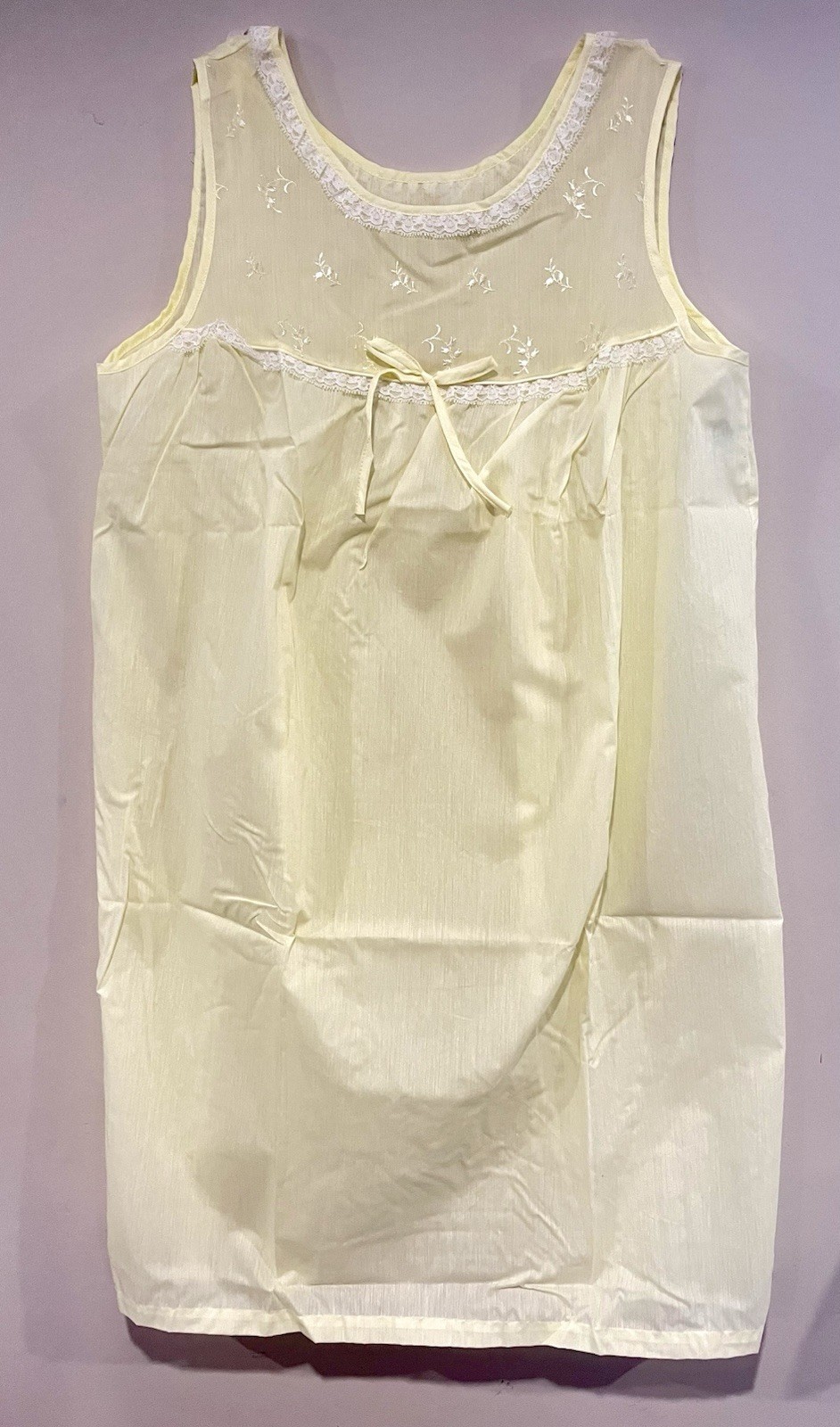 Vintage 60s Grants ISIS Yellow Babydoll Nightgown Floral Embroidery Size Medium