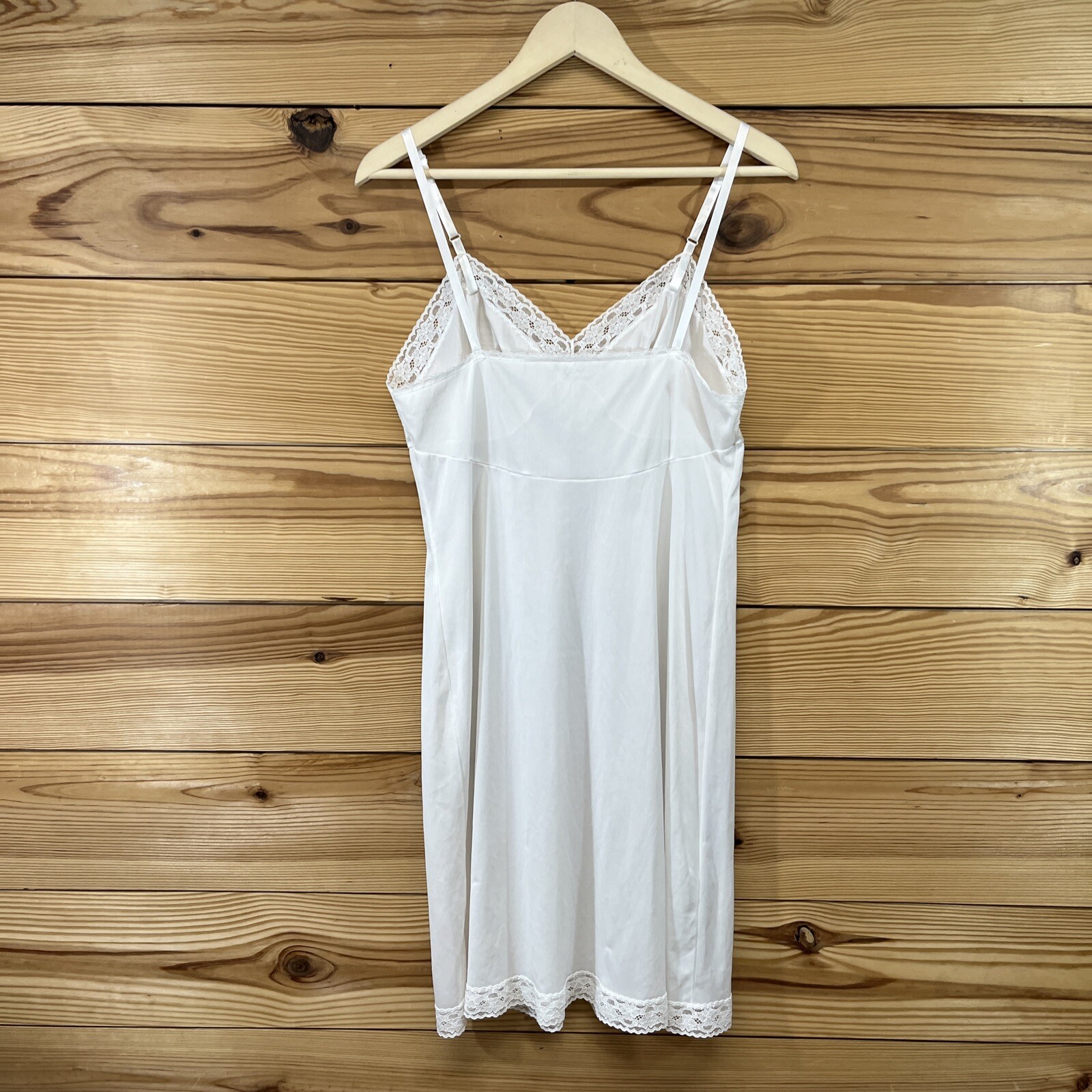 Vtg Vanity Fair Full Slip 36 White V-Neck Lace Trim Nylon Antron Made in USA B84