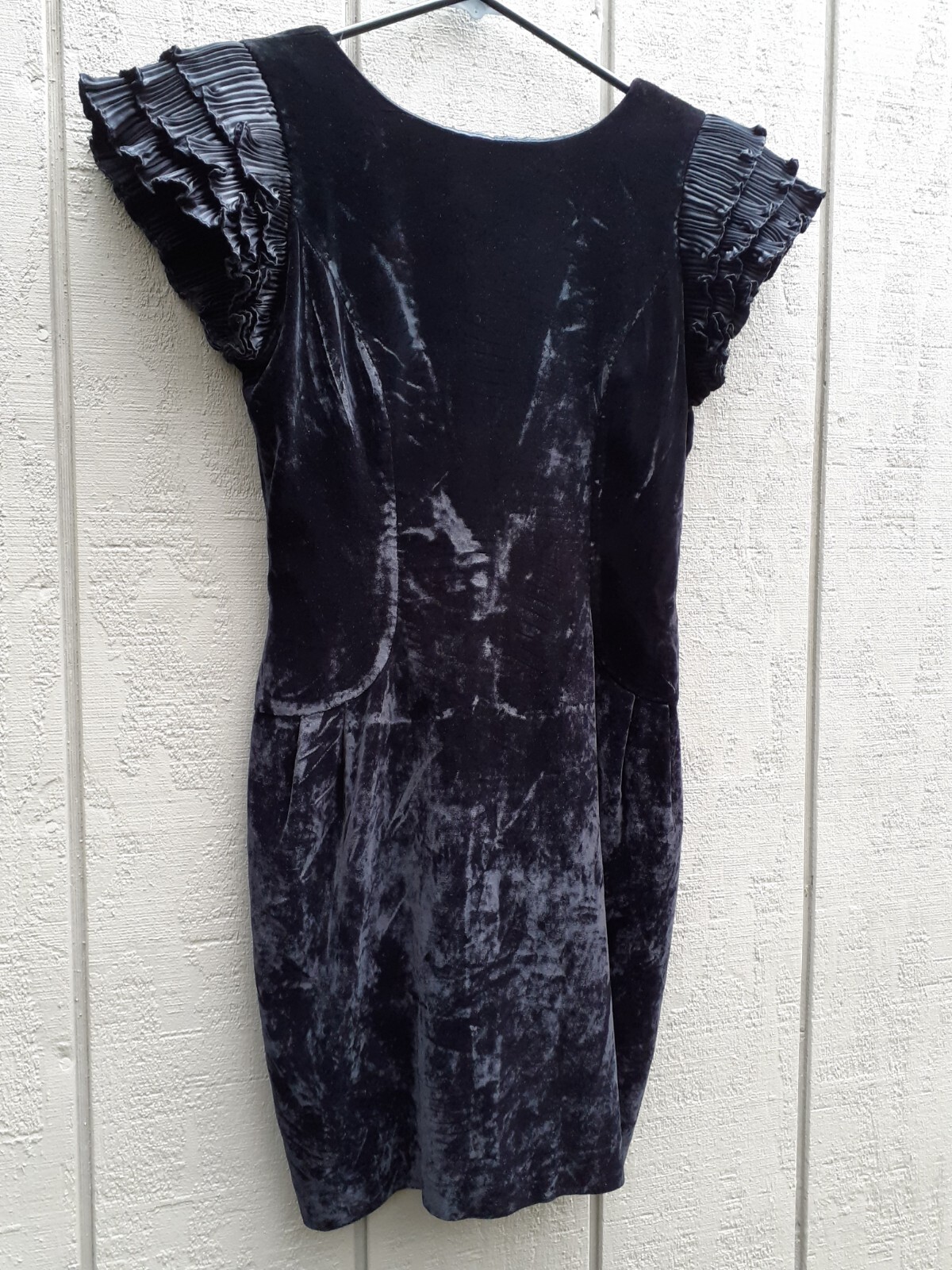 Vtg Nu-Mode Toronto Black Velvet Mini Dress Deep V Back Shoulder Pads XS Ruffled