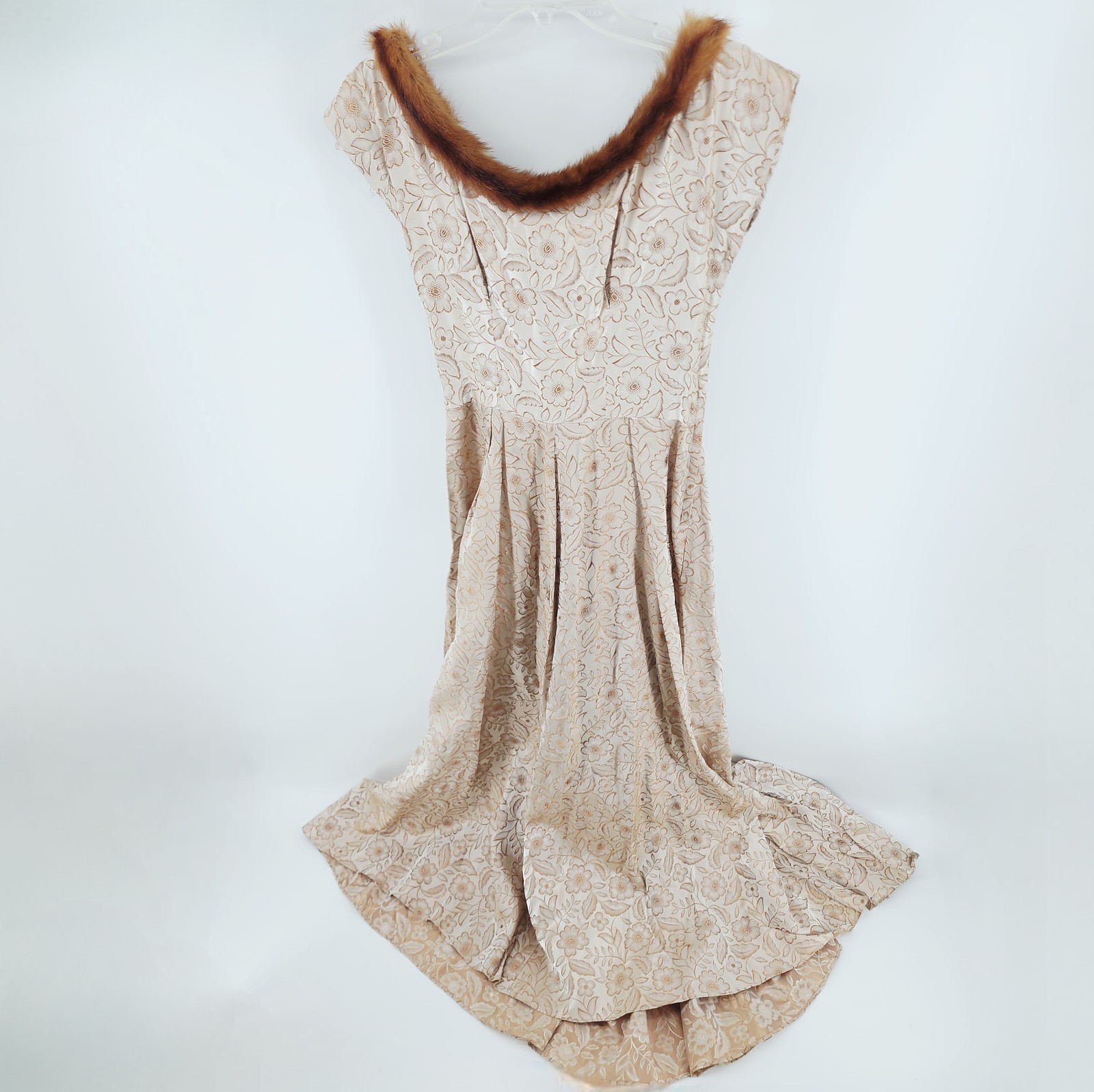 1950 BROCADE CHAMPAGNE FLORAL HI LOW GOWN MINK FUR COLLAR TAUPE GOLD DRESS XS-S