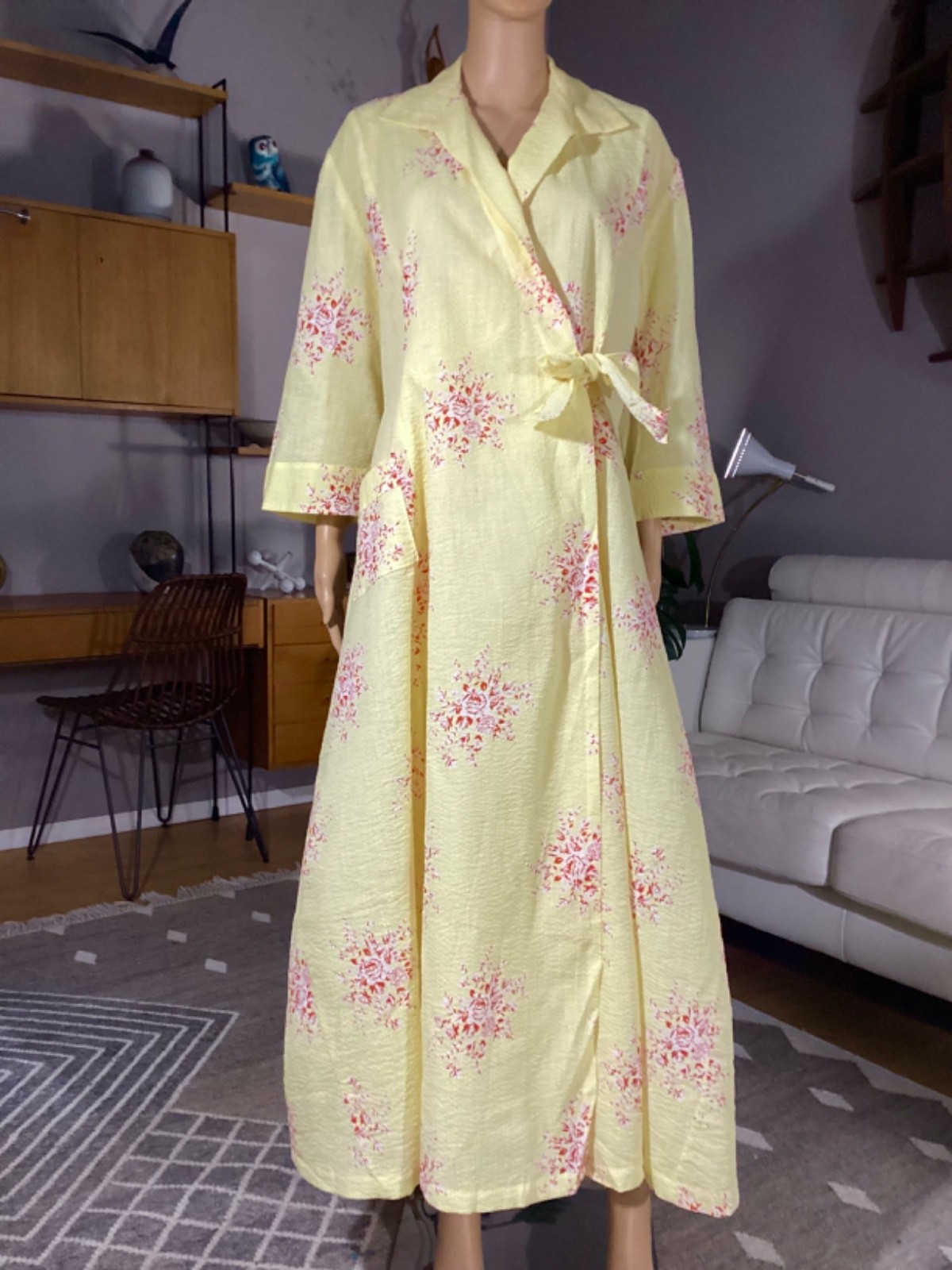 Vintage Women’s 40s 50s Yellow Floral Seersucker Crepe Robe Housecoat NOS