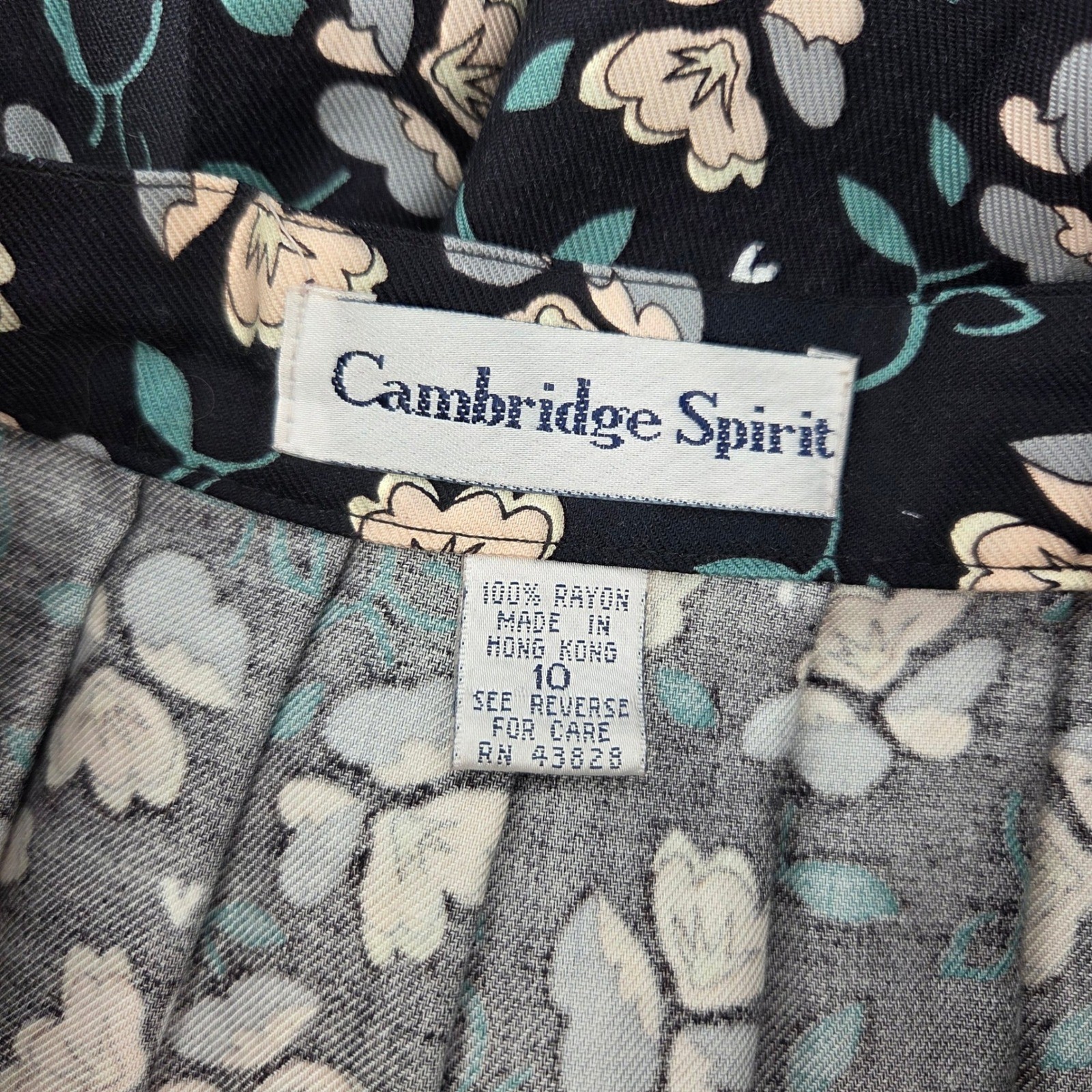 Cambridge Spirit Vintage Midi Skirt 10 Navy Blue Floral Pleated Cottagecore Boho