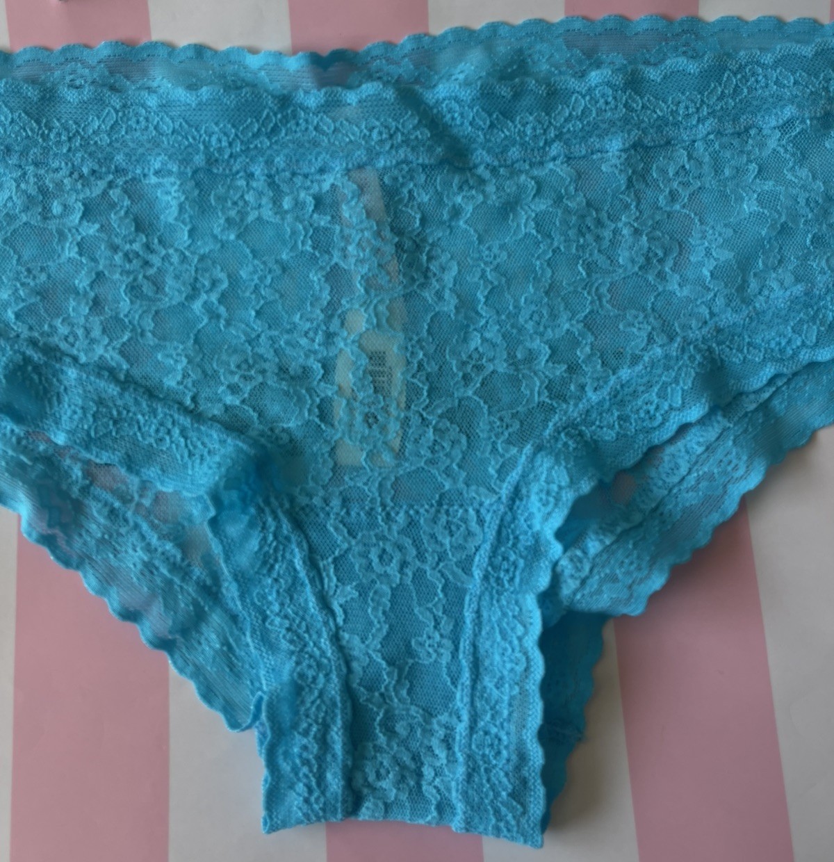 NWT VTG 2014 Victoria’s Secret Lace Hip-hugger. Electric Blue, Large