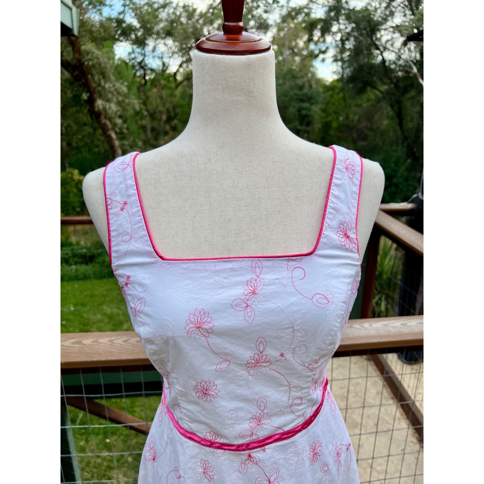 City Triangles Vintage Y2K White Pink Floral Embroidered Ribbon Waist Dress 7