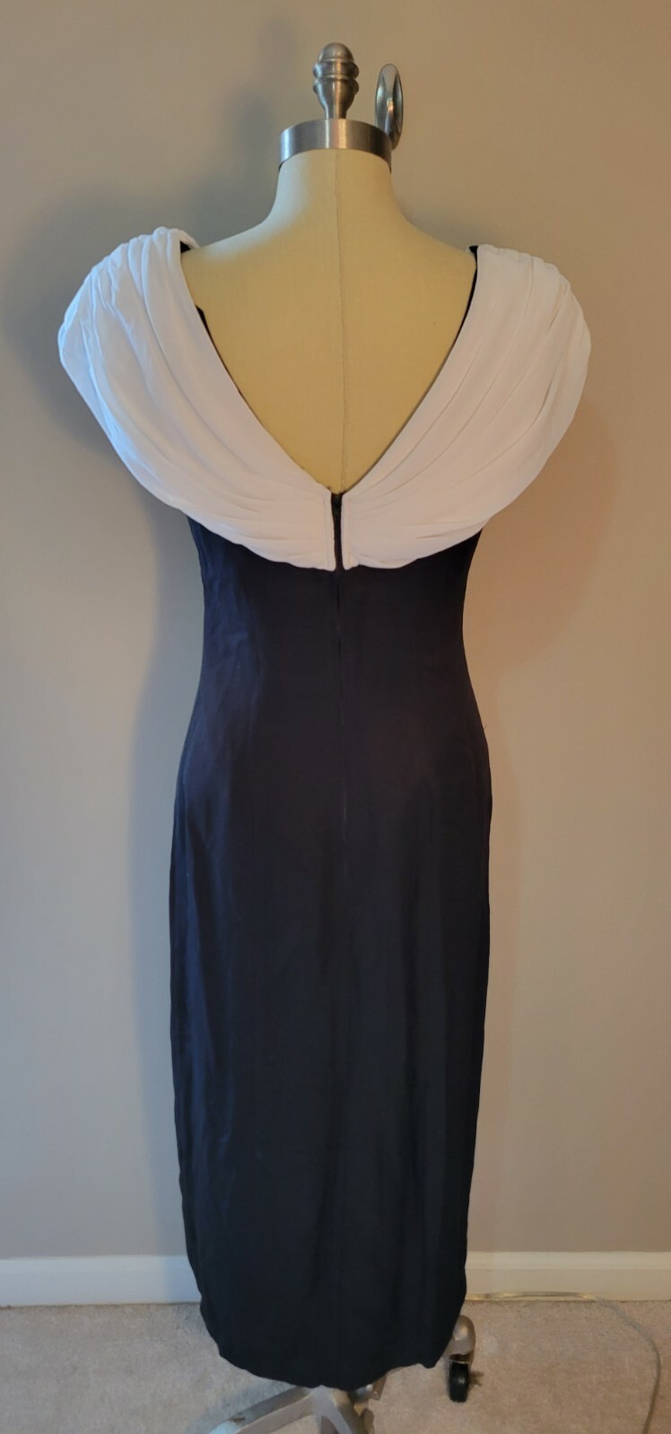  Vintage Classic 80s Formal Evening Sheath Dress  Cachet by Bari Protas  Size M