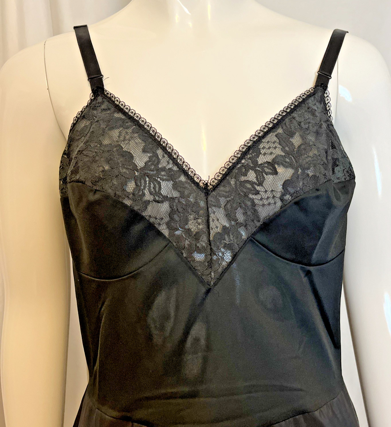 Vintage Adoria Black Slip Lace Bodice Nylon Skirt Rustles Nylon/Poly Size 36