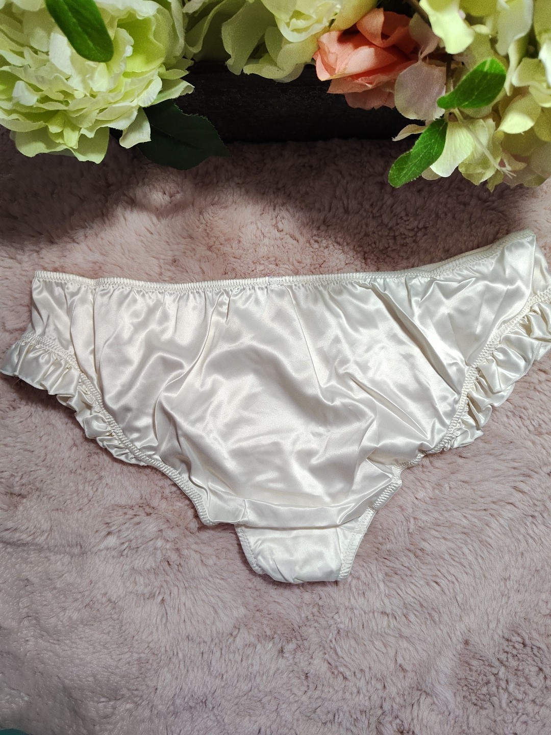 Rare Vintage Victoria’s Secret Sexy Little Things Woven Flutter Hipsters