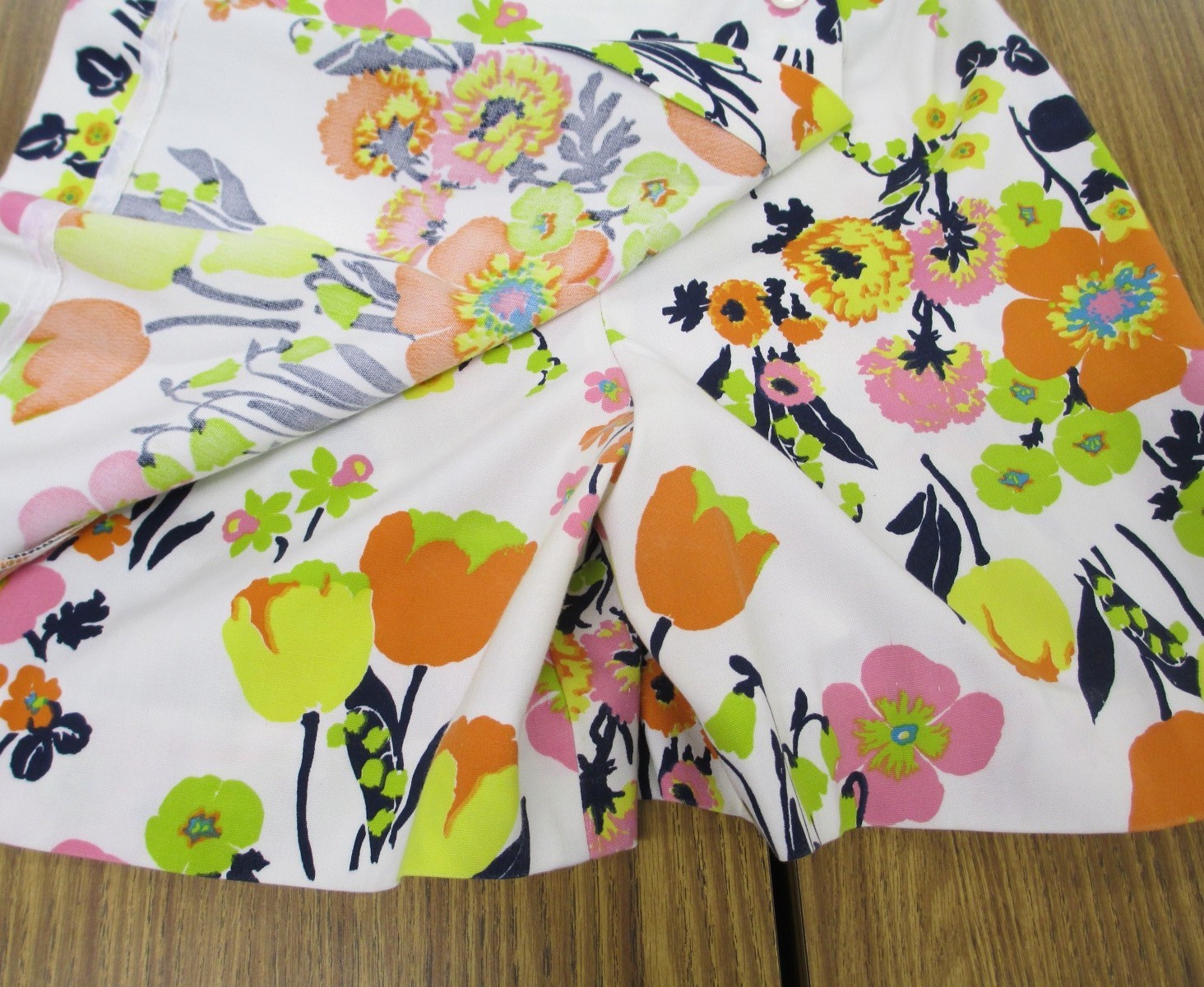 VTG Gino Paoli White Floral Skorts S Colorful Wrap Button Skirt 1970’s size 14