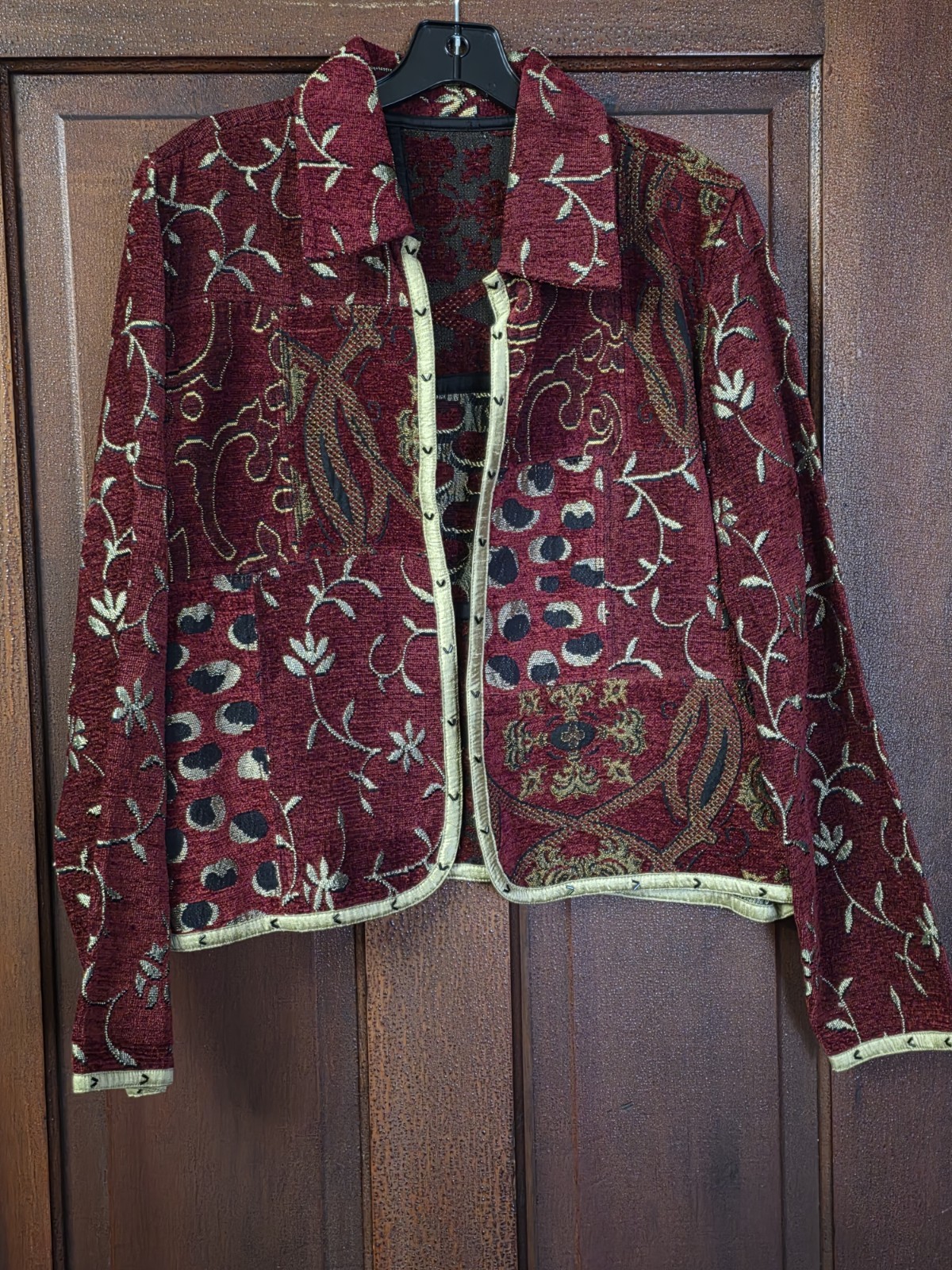 Vintage YakMagik Blazer Women’s L Red Black Gold Tapestry Embroidered