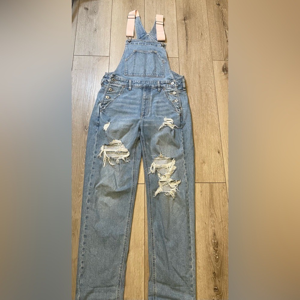 American Eagle 90s Boyfriend Overalls Distressed Light Wash Y2K baggy streetwear