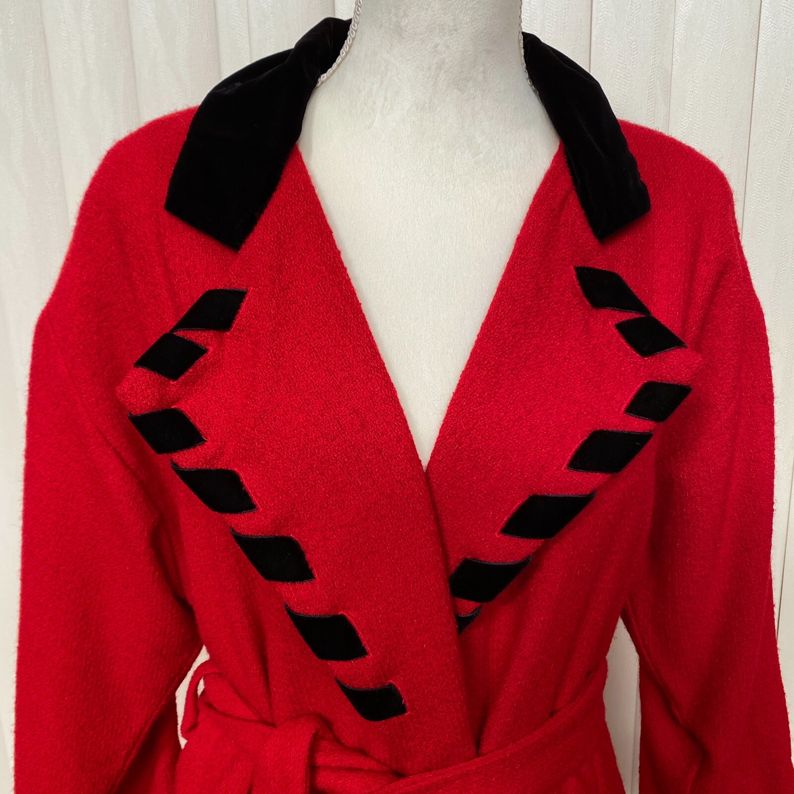 Valentino Intimo 100% Wool Red Robe Velvet Collar Lined Petite SAKS Vintage