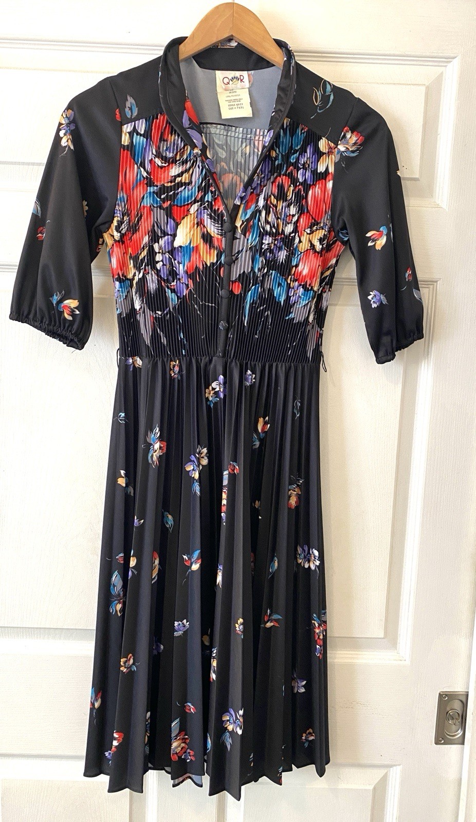 Queens Row Vtg 70s Floral Pleated Midi Dress Black Sz 10 See Measurements