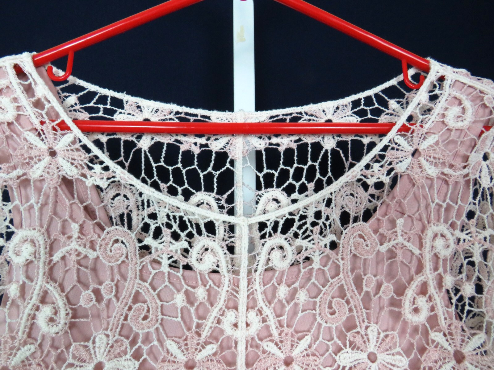 VTG 1980s 90s OSCAR DE LA RENTA ACTIVE FLORAL CROCHETED LACE TOP CREAM MAUVE
