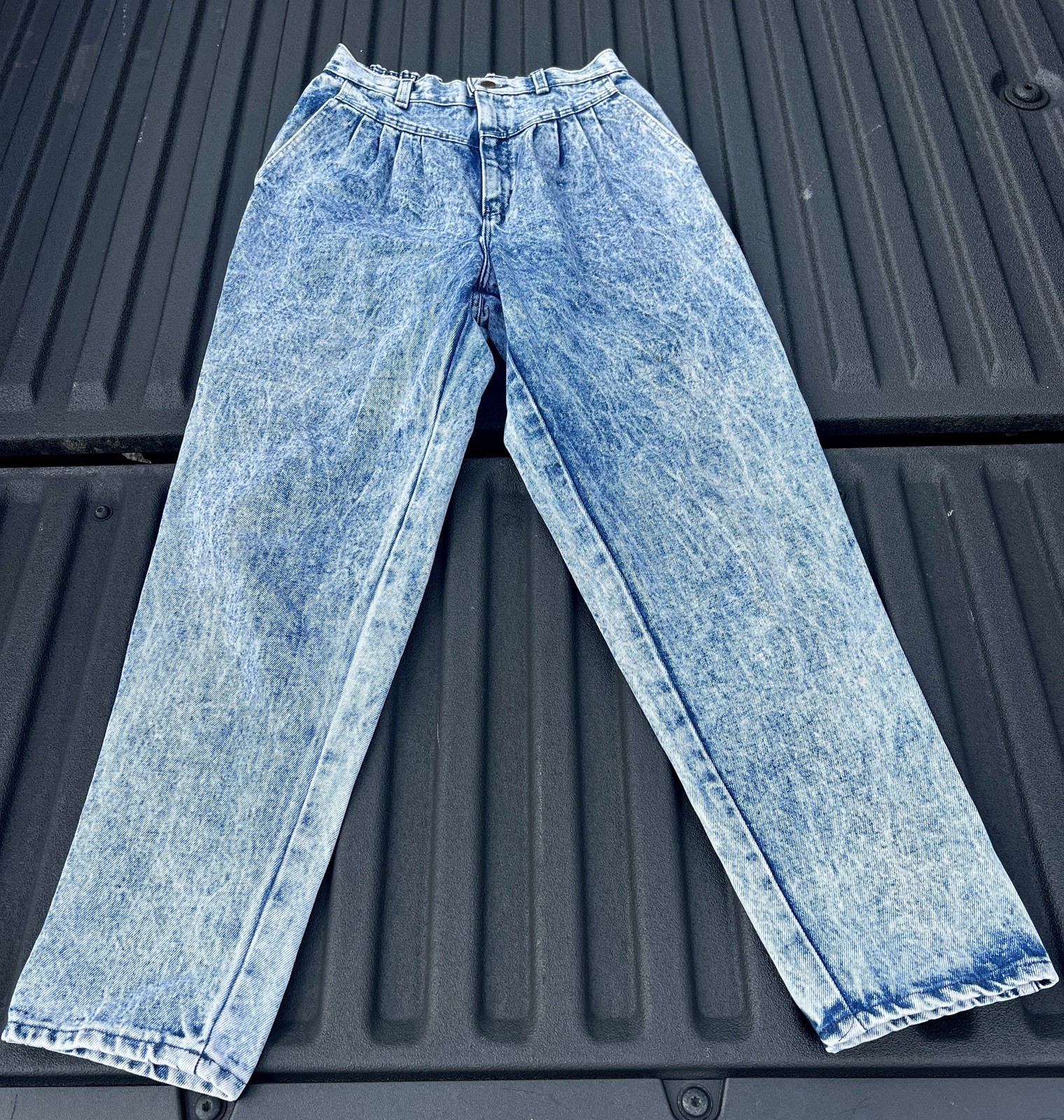 Vintage Women’s pleated blue Acid Wash SZ 12 100%cotton Excellent Condition!!