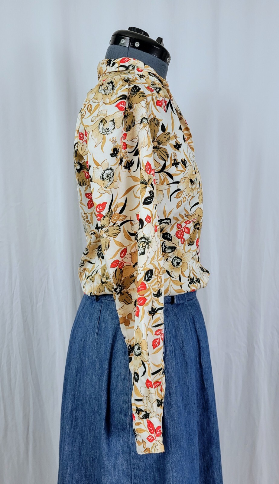 Vintage Levi Strauss Cream Blouse w Tan/Black/Red Florals Size 6