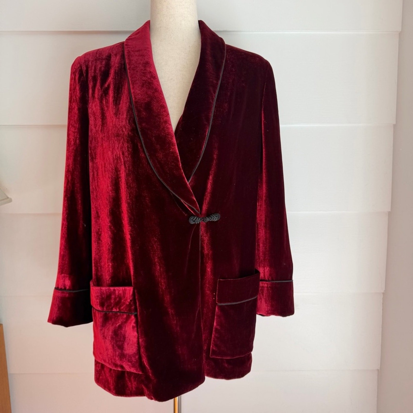 Vintage Tommy Hilfiger Red Velvet Smoking Jacket size 8 Black Label