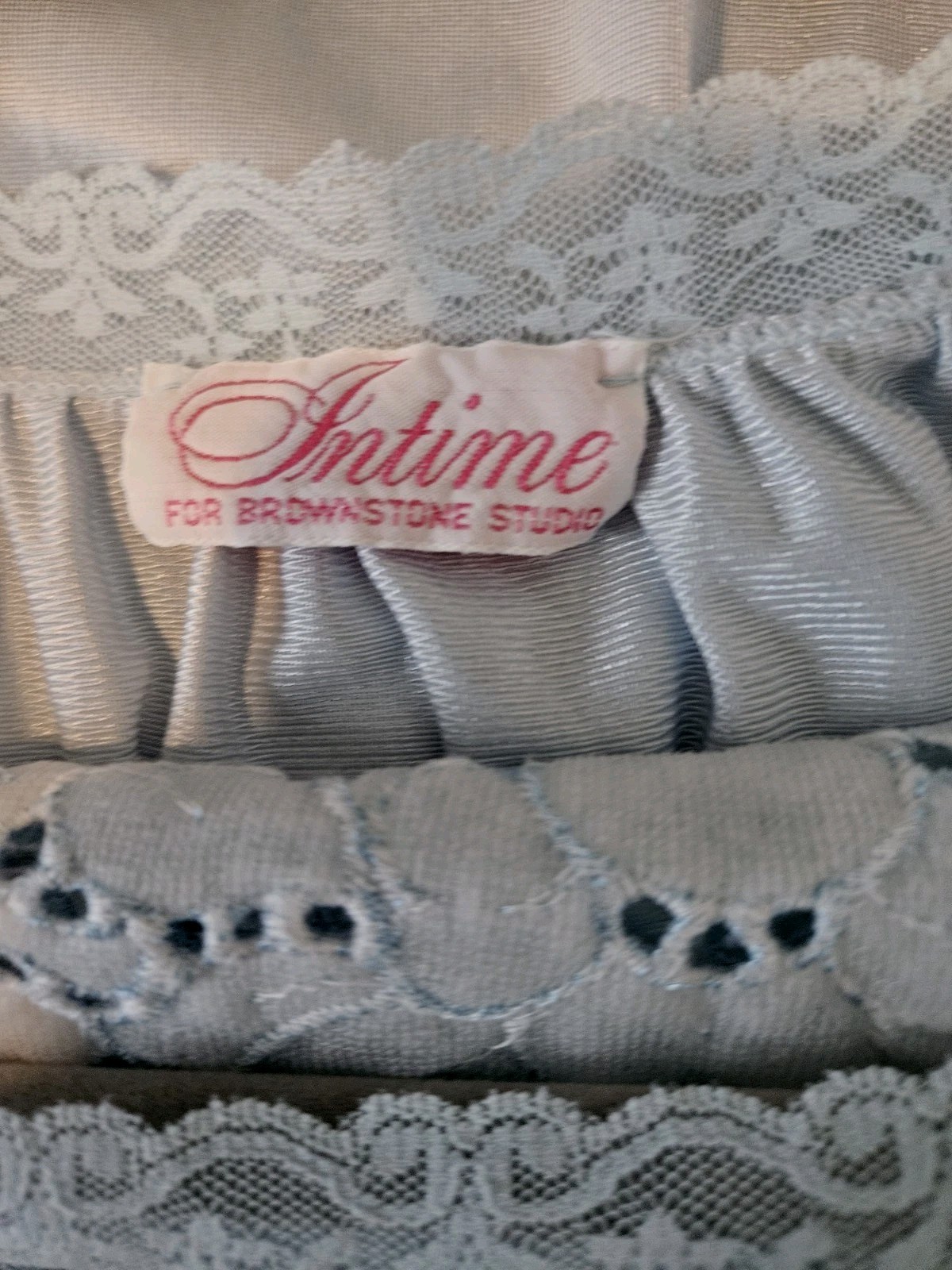 Vintage Brownstone Studio for INTIME Long Nightgown Size M Embroidered Lace USA