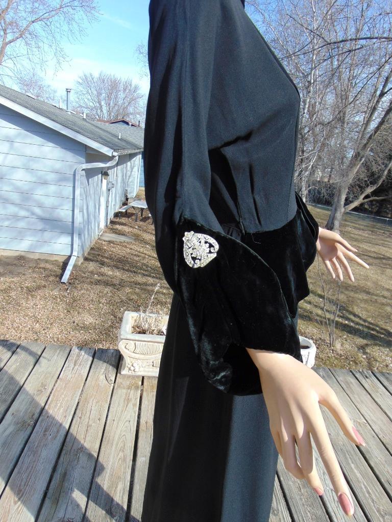 VTG 40 Black Rayon & Velvet 2 Tone Peplum Dress Turn Up Cuffs 27W