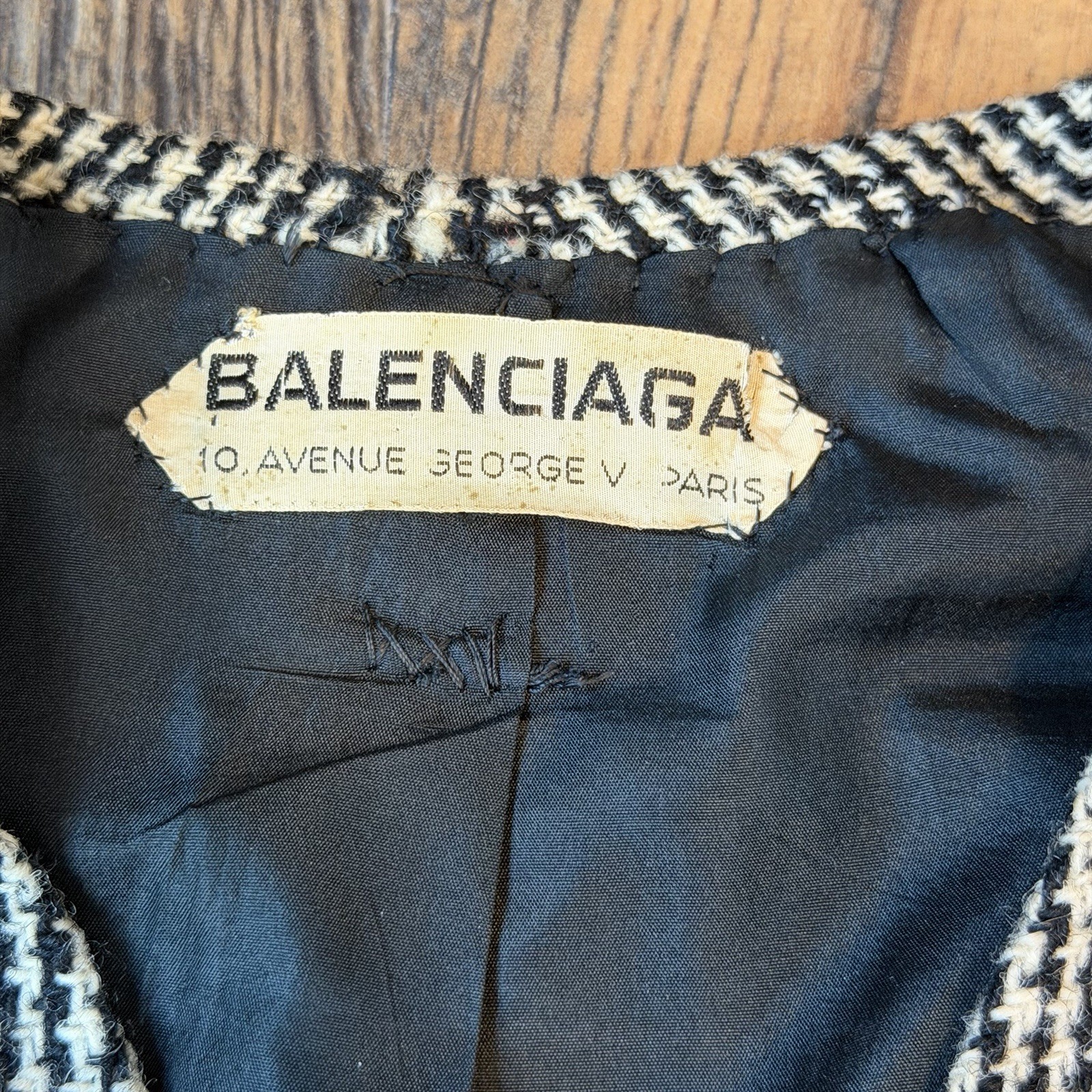 VTG Balenciaga 10 Avenue George V Numbered 3-Piece Houndstooth Suit with Capelet