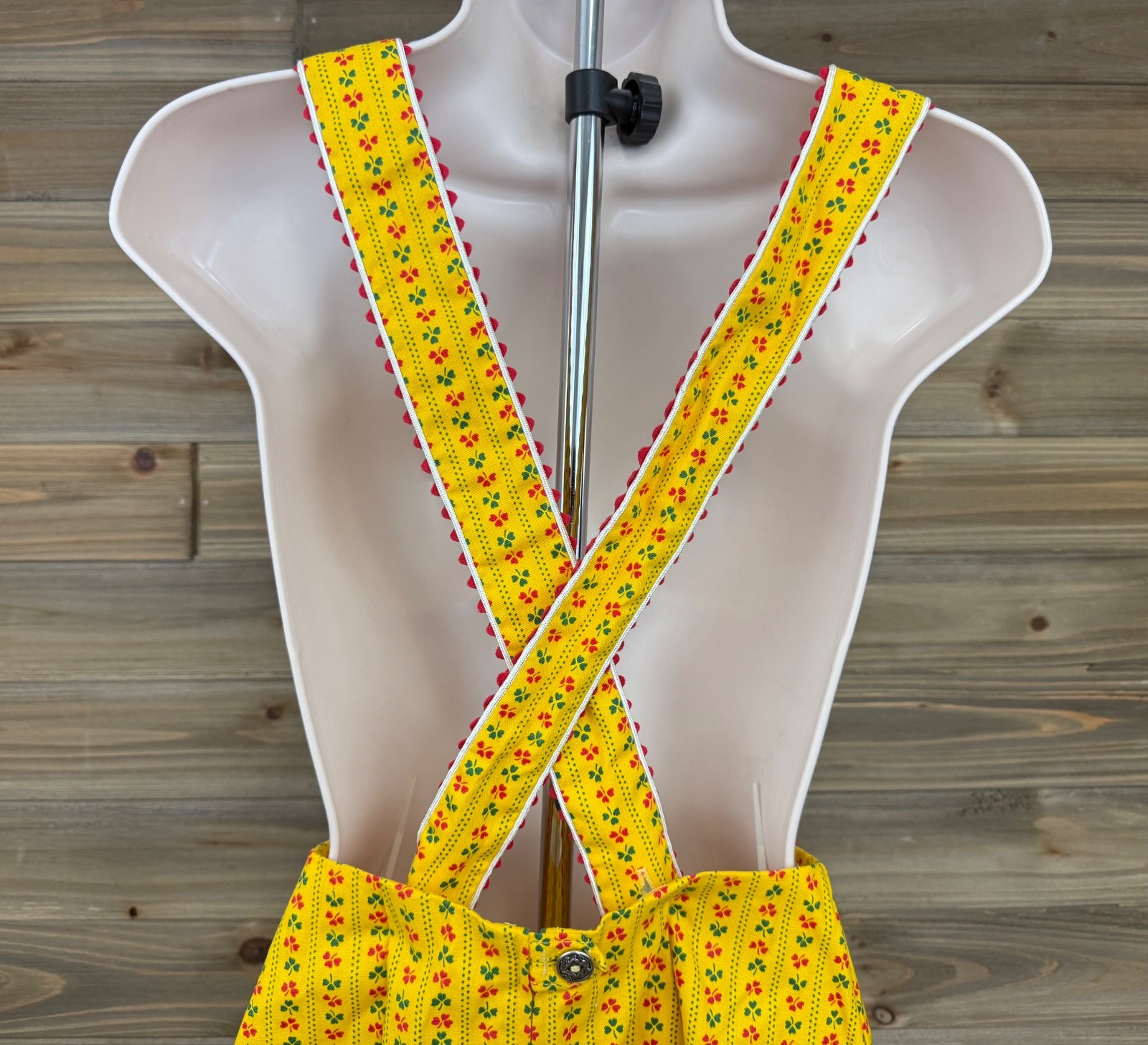 vintage 60’s pinafore mod dirndl suspender skirt rickrack trim novelty print