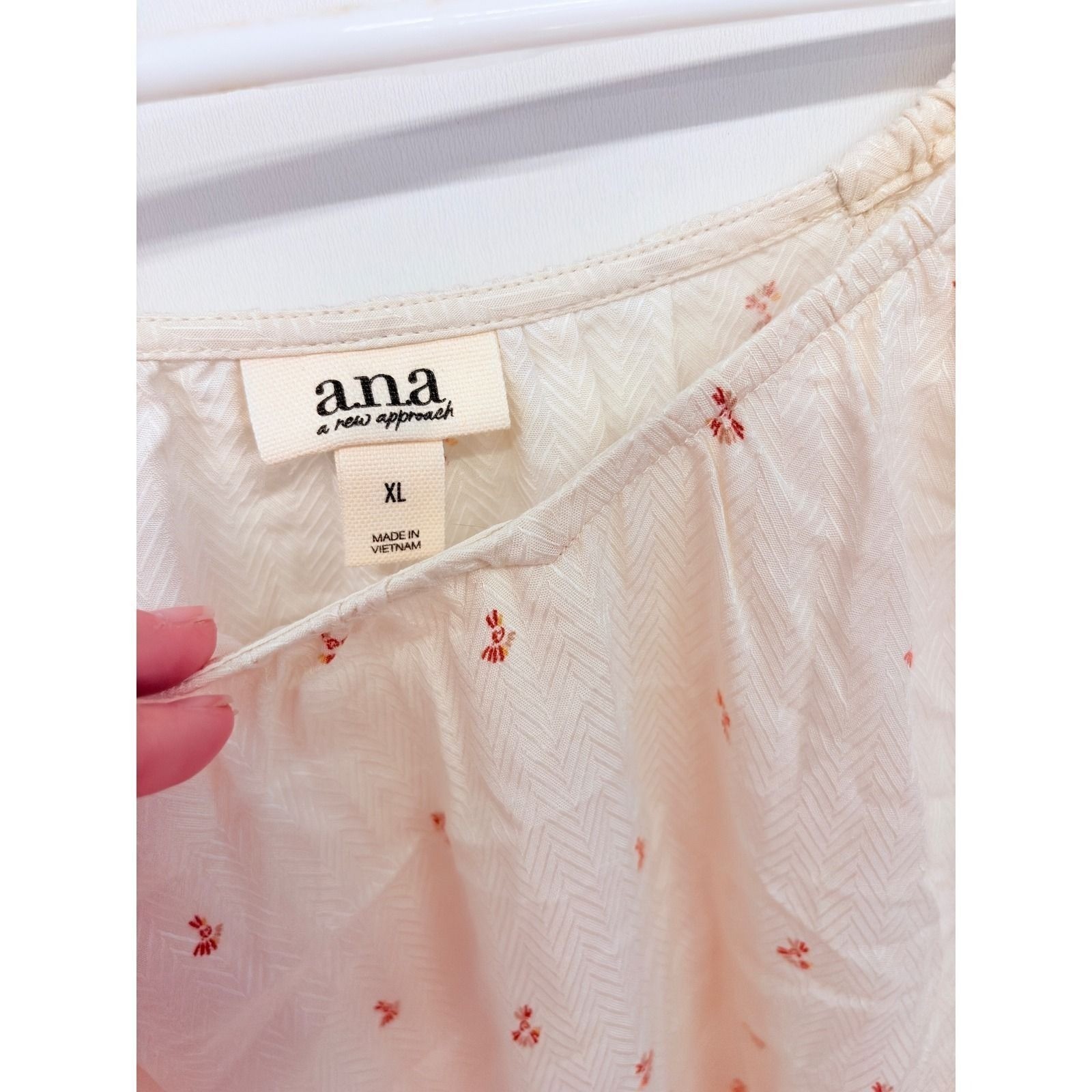 a.n.a Cottagecore Peasant Blouse Womens XL Cream Floral Smocked Cuff Boho