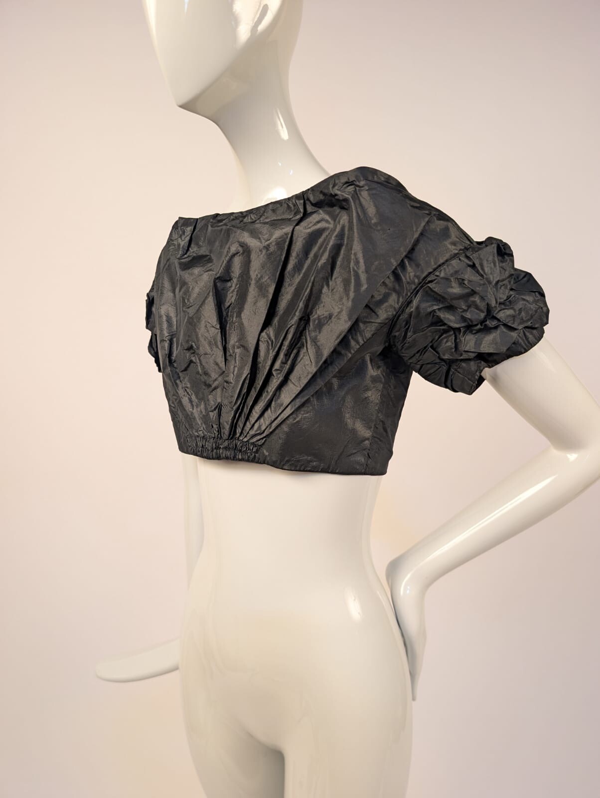 GOTHIC MID 19TH C 1850’S HAND SEWN BLACK SILK TAFFETA BODICE W PUFF SLEEVES 