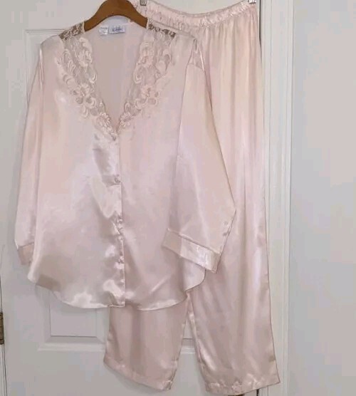Vtg 80’s Etienne 2 Piece Pajamas Sz Large Blush Pink Silky Satin, Beaded Lace