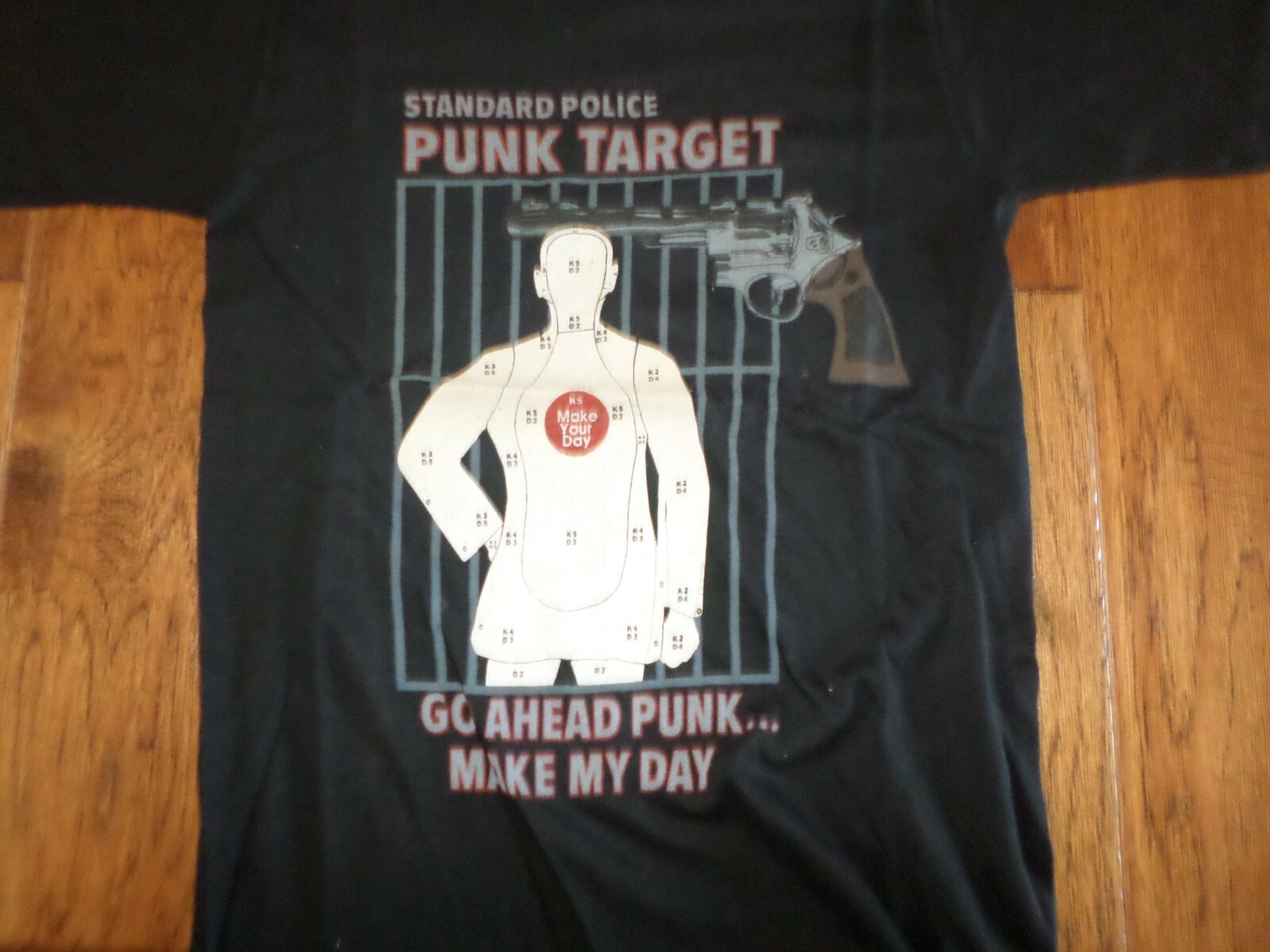 VINTAGE T-SHIRT POLICE PUNK TARGET MAKE MY DAY