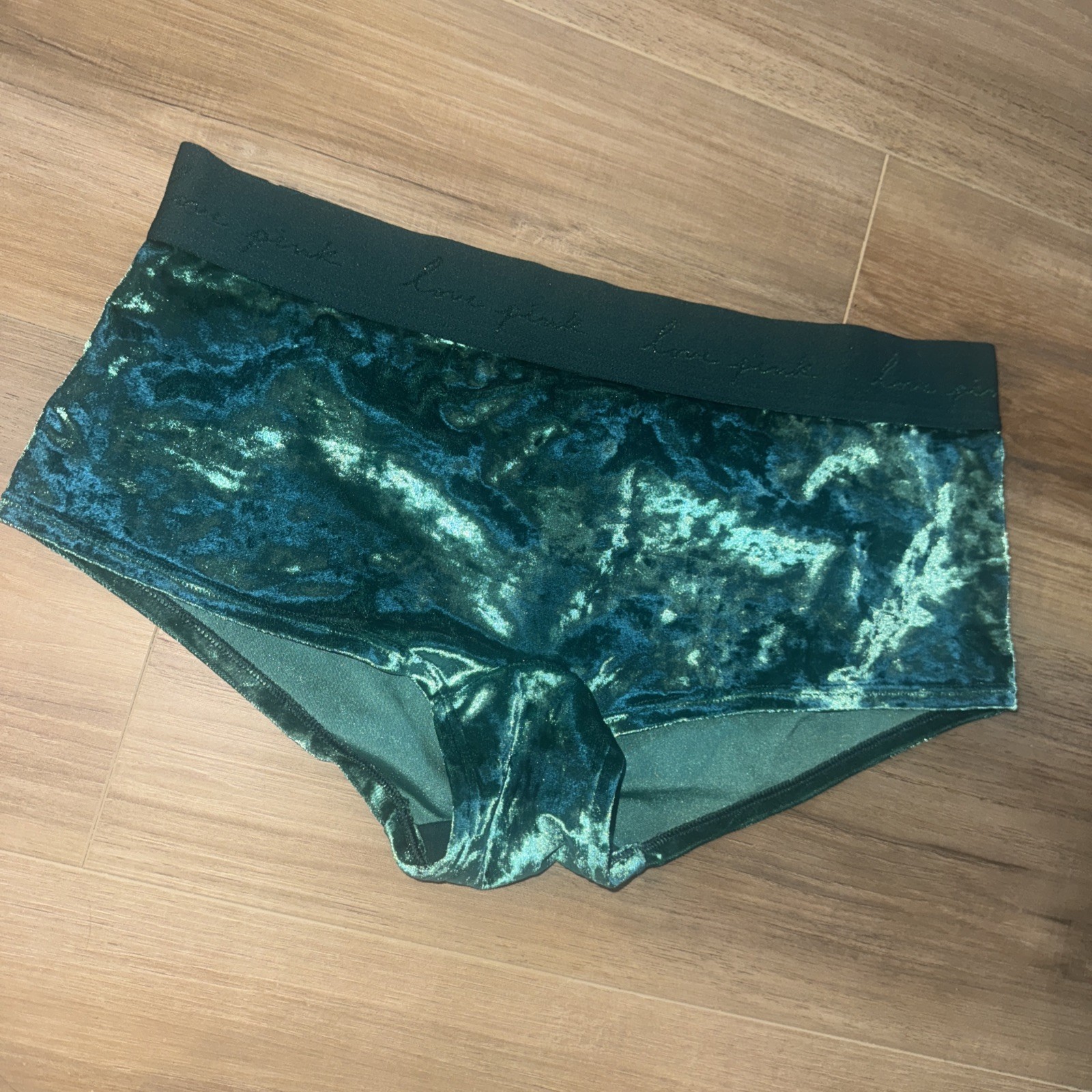 Vintage Victoria’s Secret Green Velvet Boy Shorts Panties Size M Sexy Panty