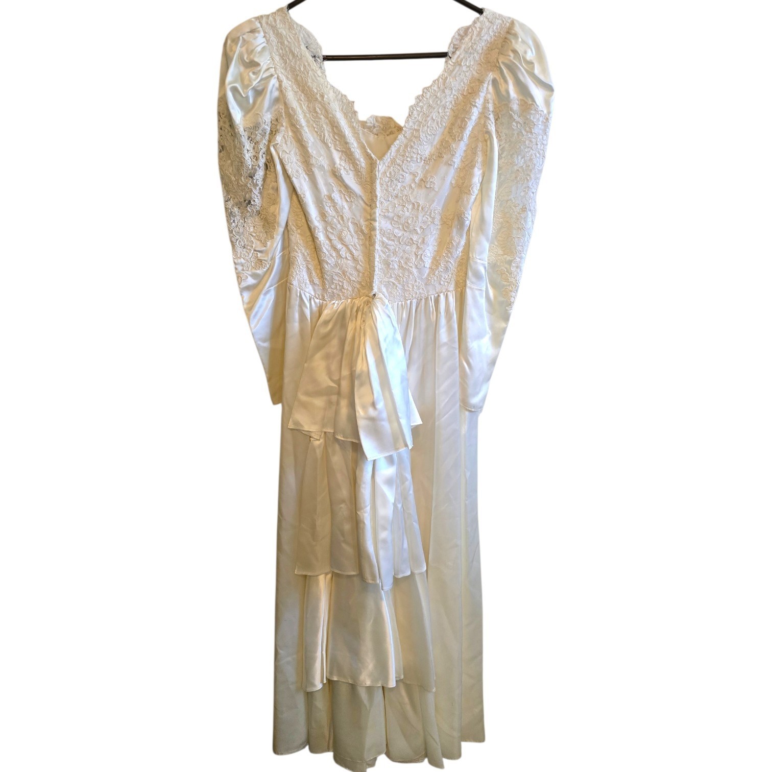 Vintage 1980s Satin & Lace Wedding Dress with Detachable Bow / Ruffle Back
