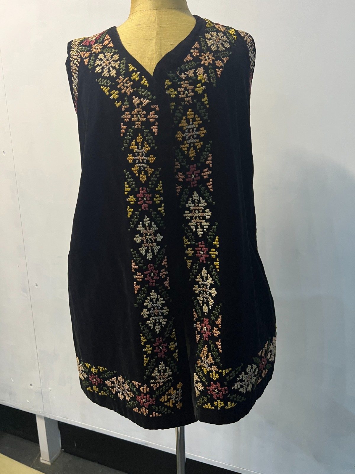 Antique velvet jacket. Ukraine, 1900-1940.